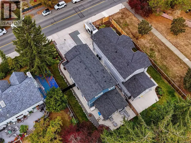 4317 MAJESTIC DRIVE, Saanich 3