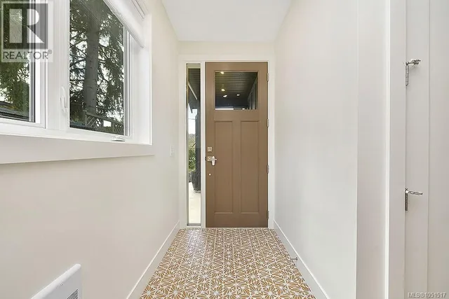 4317 MAJESTIC DRIVE, Saanich 4
