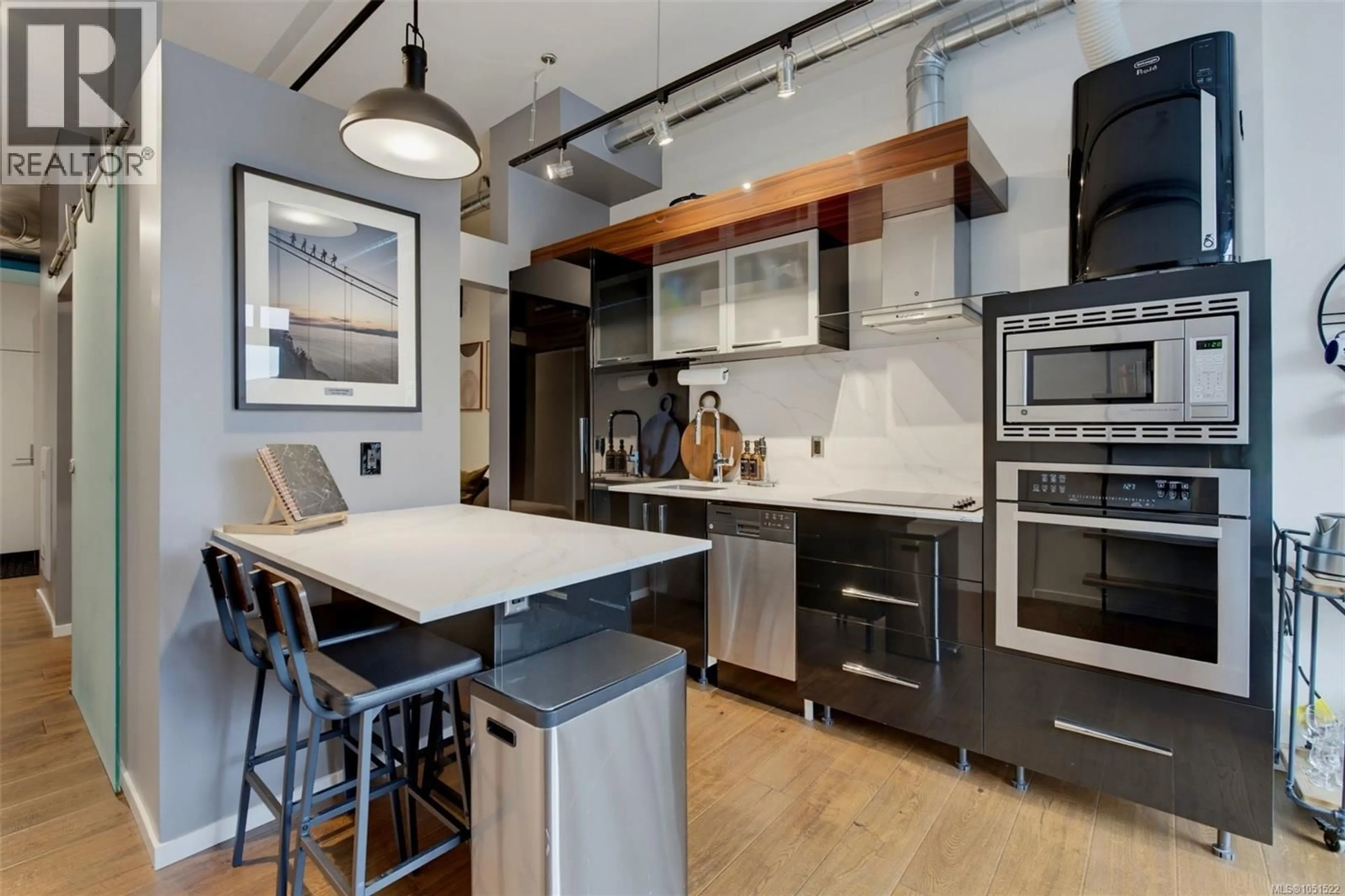 Contemporary kitchen, unknown for 322 - 1029 VIEW STREET, Victoria British Columbia V8V0C9