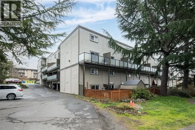 207 - 991 CLOVERDALE AVENUE, Saanich 3