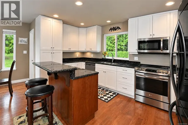 2839 WEDGEWOOD DRIVE, Duncan 3