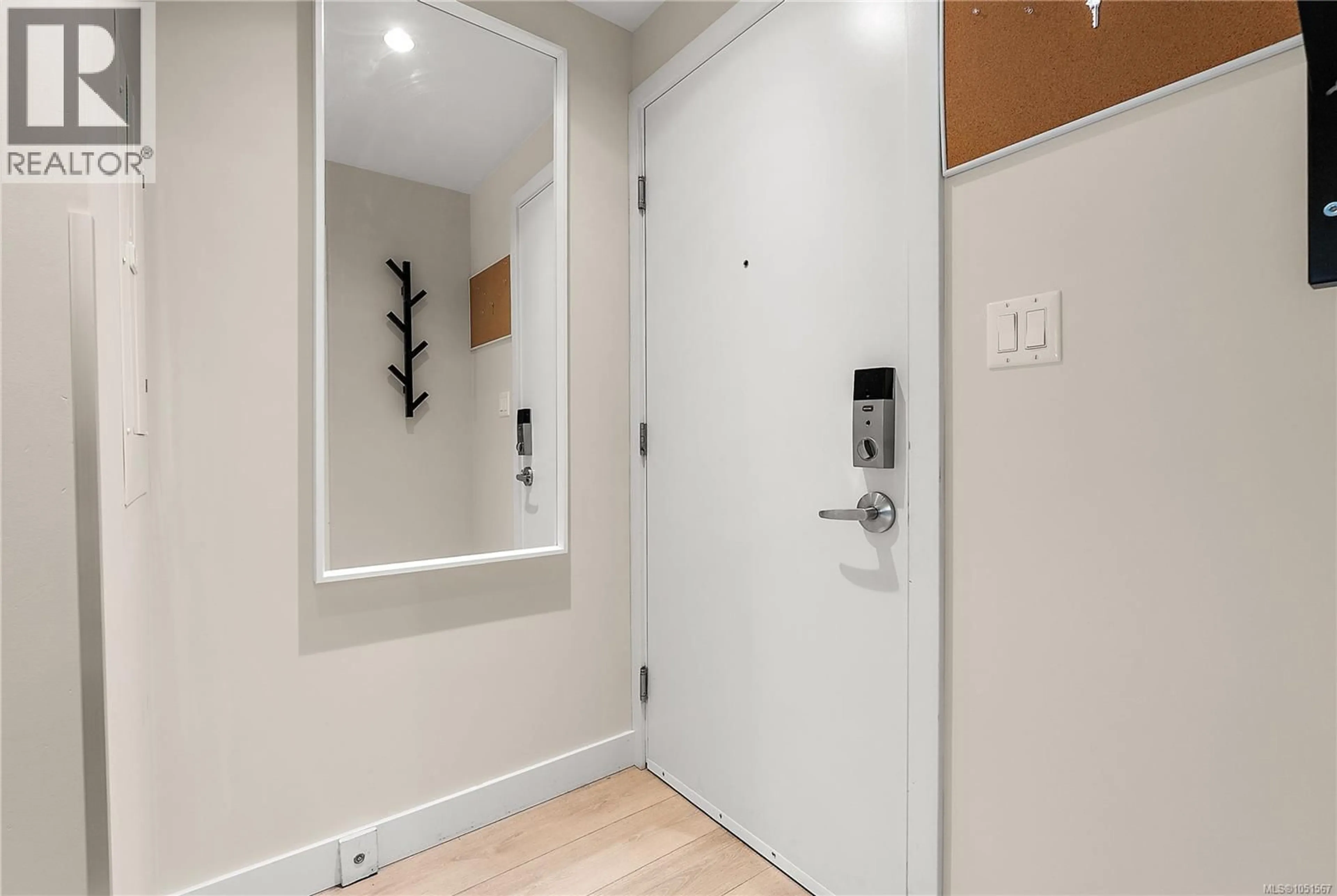 Indoor entryway for 202 - 613 HERALD STREET, Victoria British Columbia V8W1S8