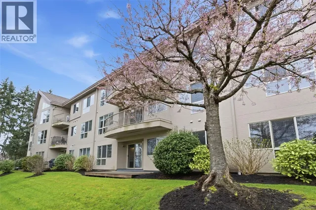 106 - 335 HIRST AVENUE WEST, Parksville 3