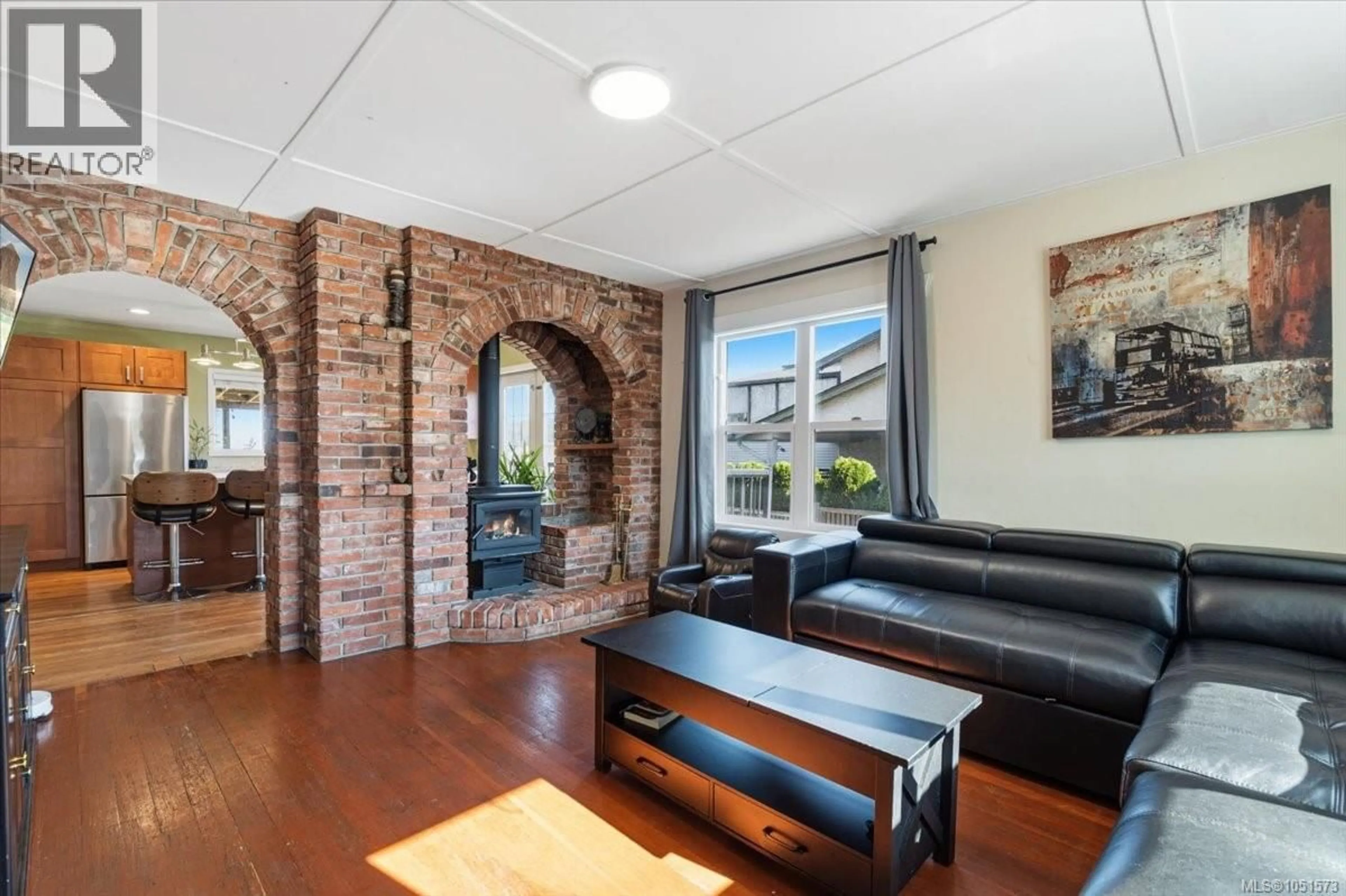 Living room with furniture, unknown for 430 DRAKE STREET, Nanaimo British Columbia V9S2S9