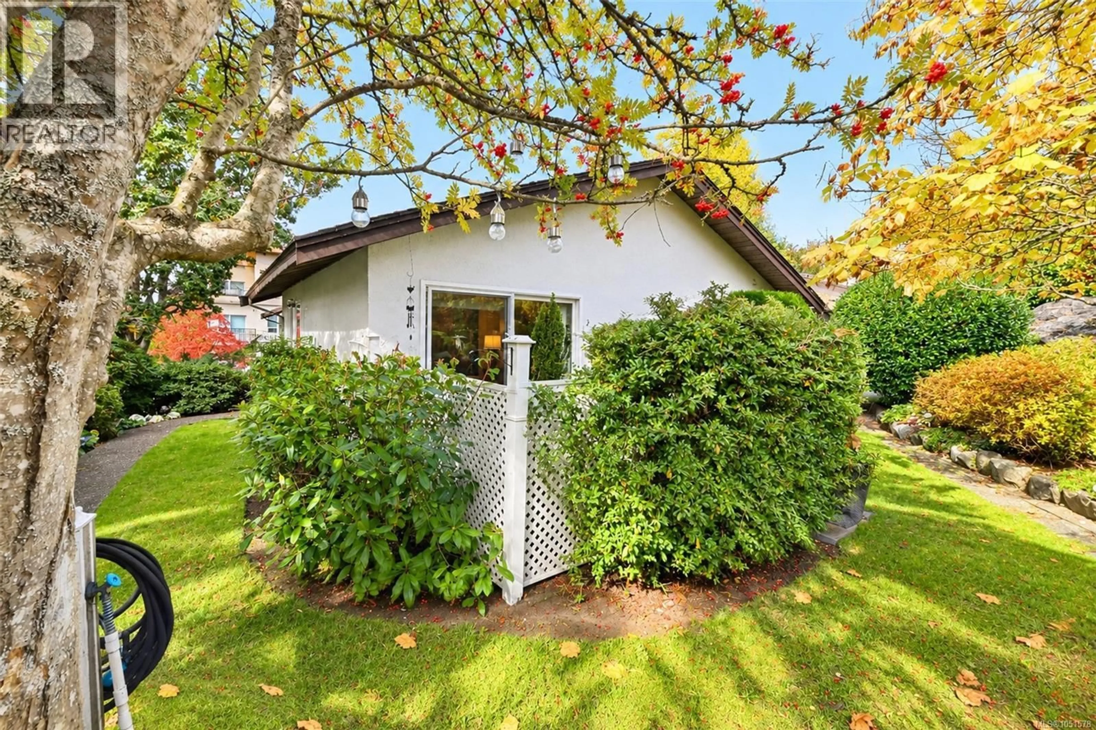 Shed for 2 - 278 ISLAND HIGHWAY, View Royal British Columbia V9B1G5