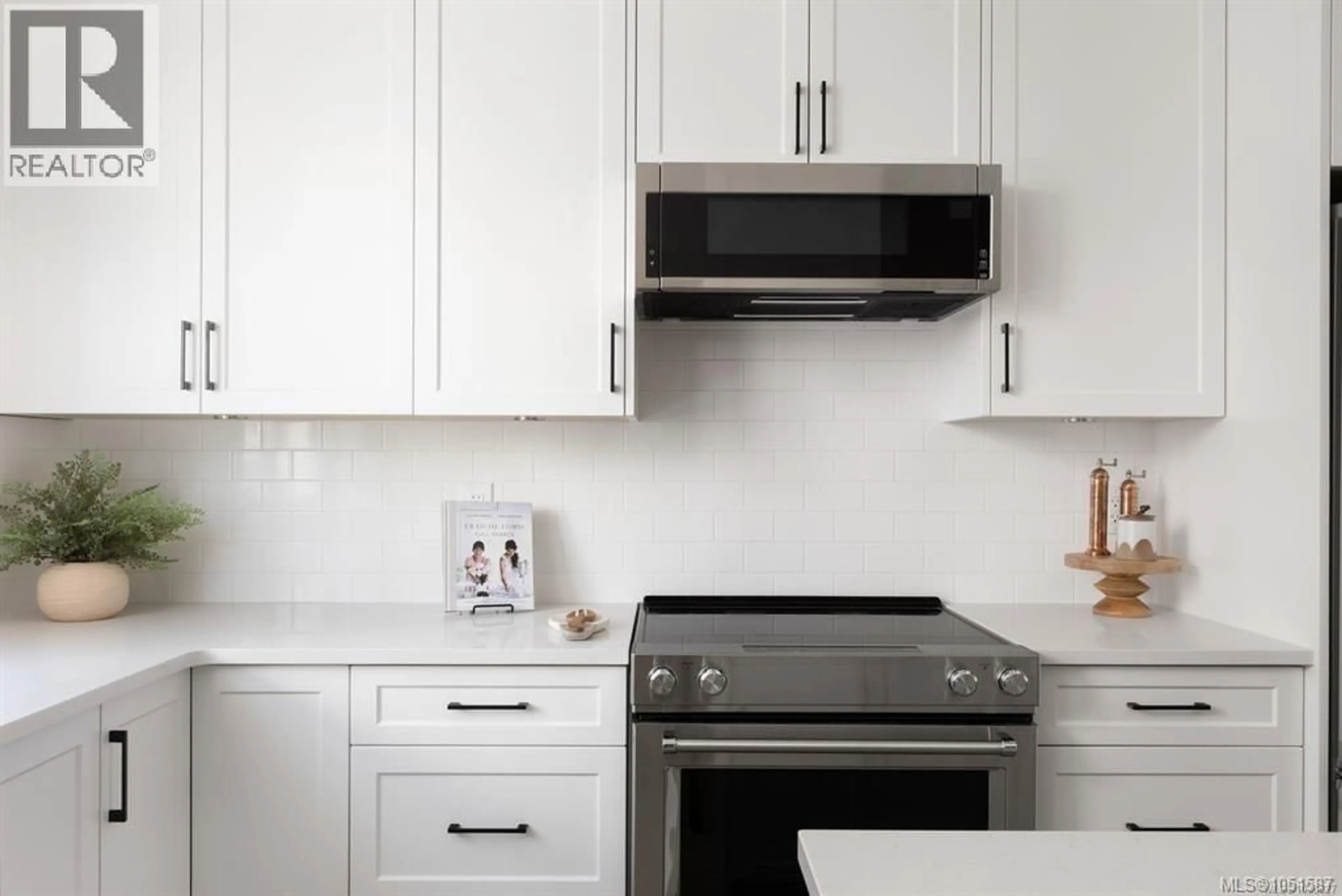 Standard kitchen, unknown for 9 - 10145 FIFTH STREET, Sidney British Columbia V8L0E4
