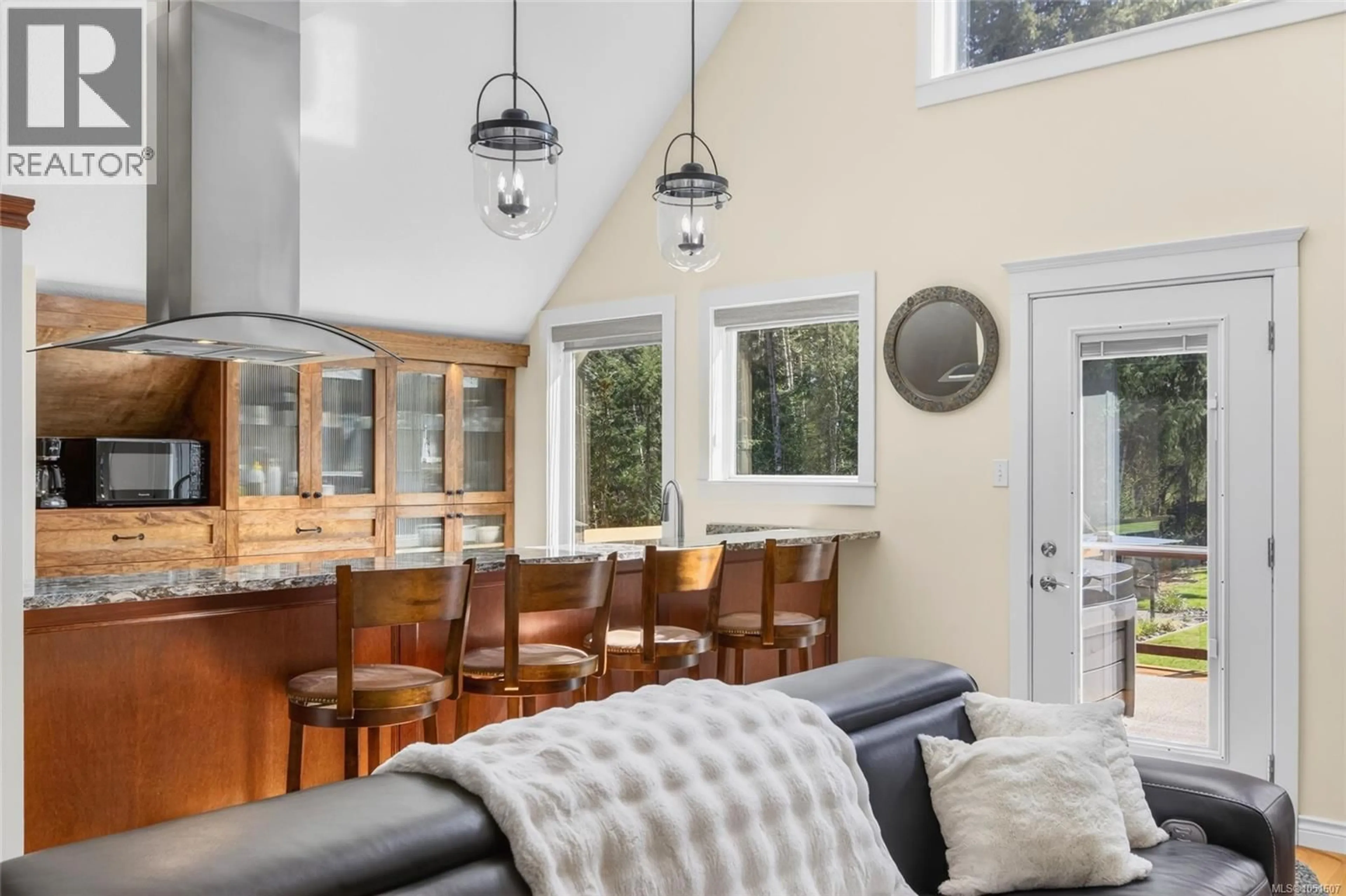 Open concept kitchen, unknown for 1981 DZINI ROAD, Black Creek British Columbia V9J1H1