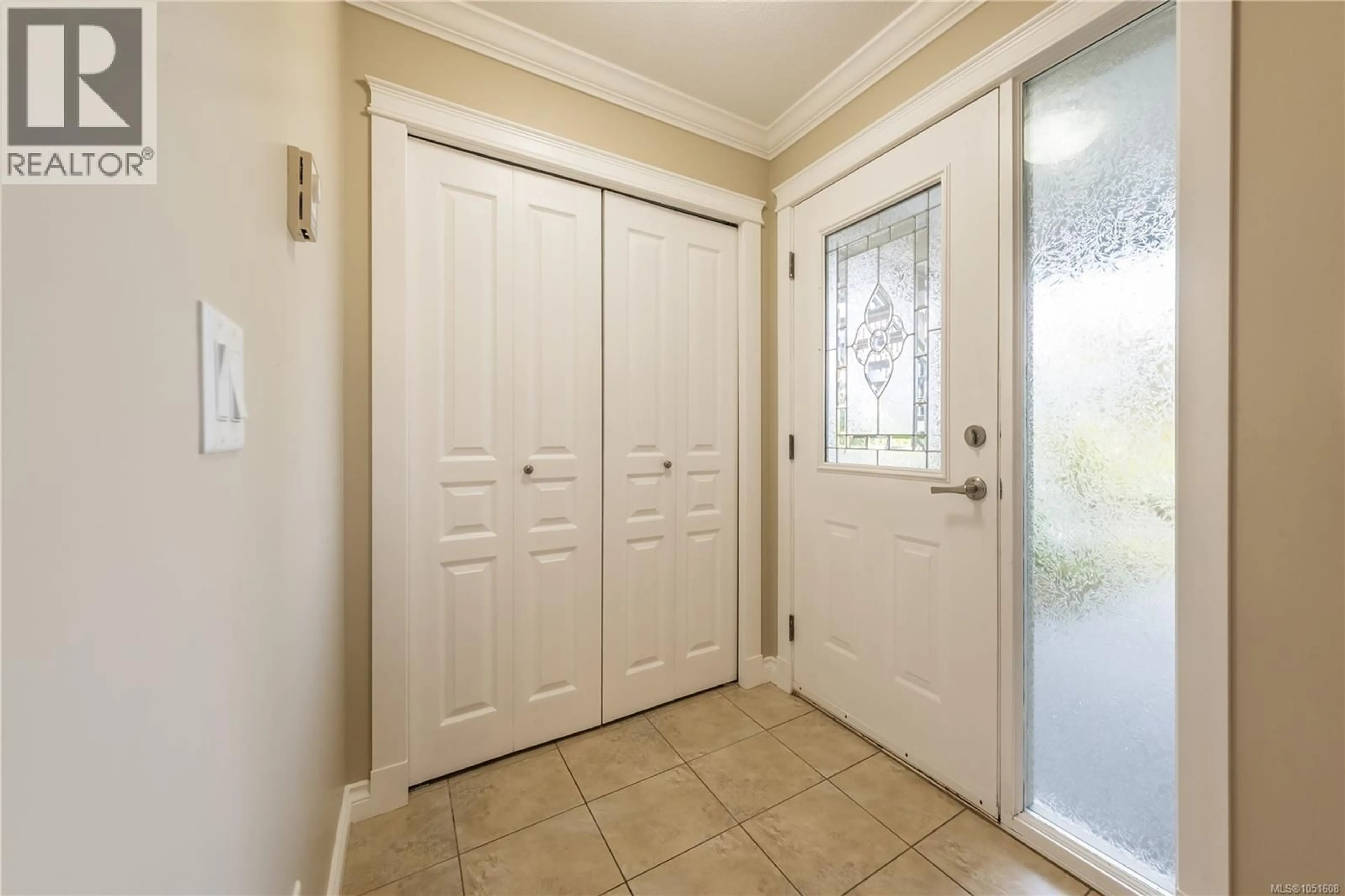 Indoor entryway for 102 - 6149 WASHINGTON WAY, Nanaimo British Columbia V9T0A2