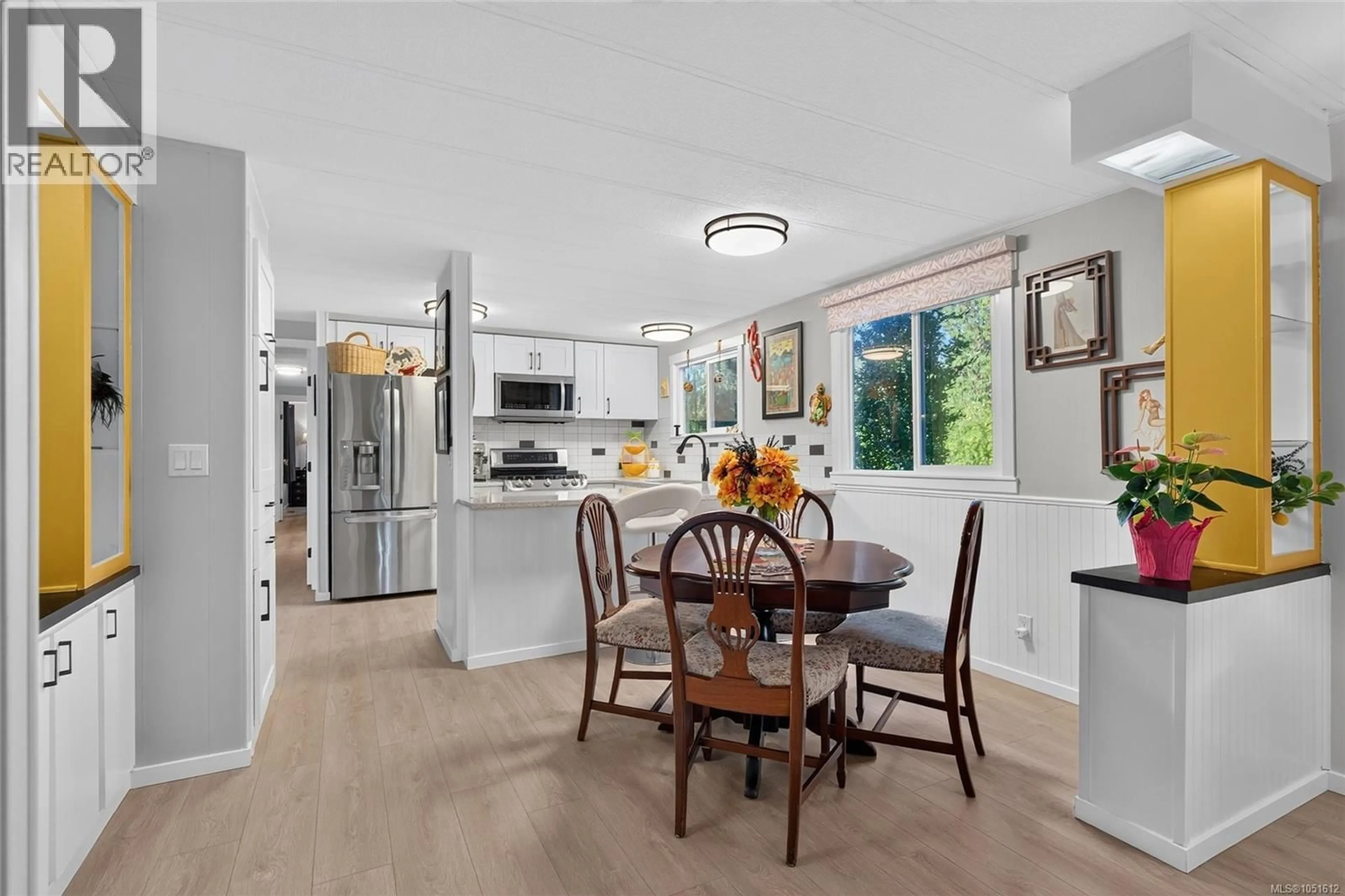 Open concept kitchen, ceramic/tile floor for 6071 PINE RIDGE CRESCENT, Nanaimo British Columbia V9T2N8