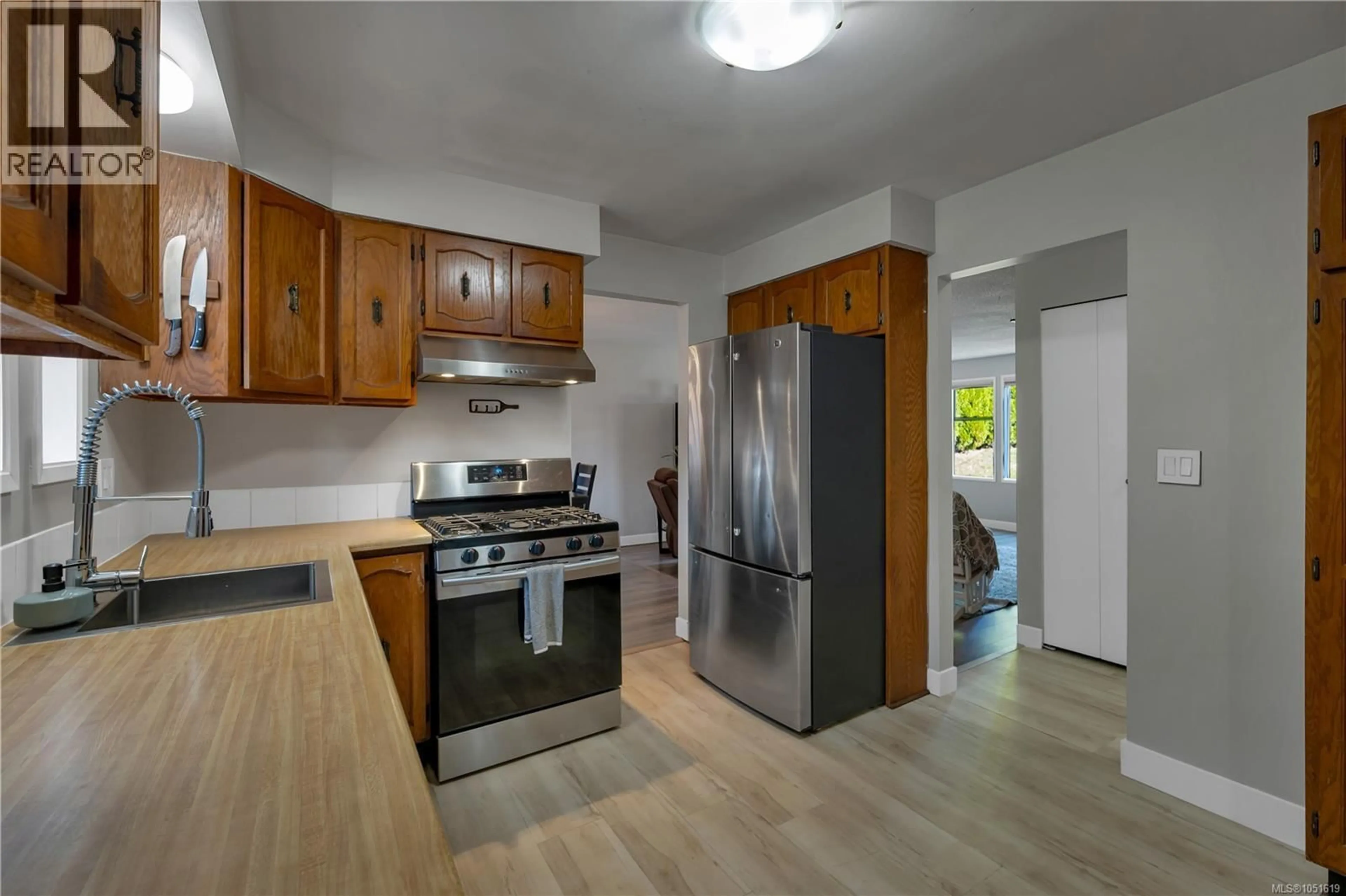 Standard kitchen, unknown for 756 KALMAR ROAD, Campbell River British Columbia V9W5S4