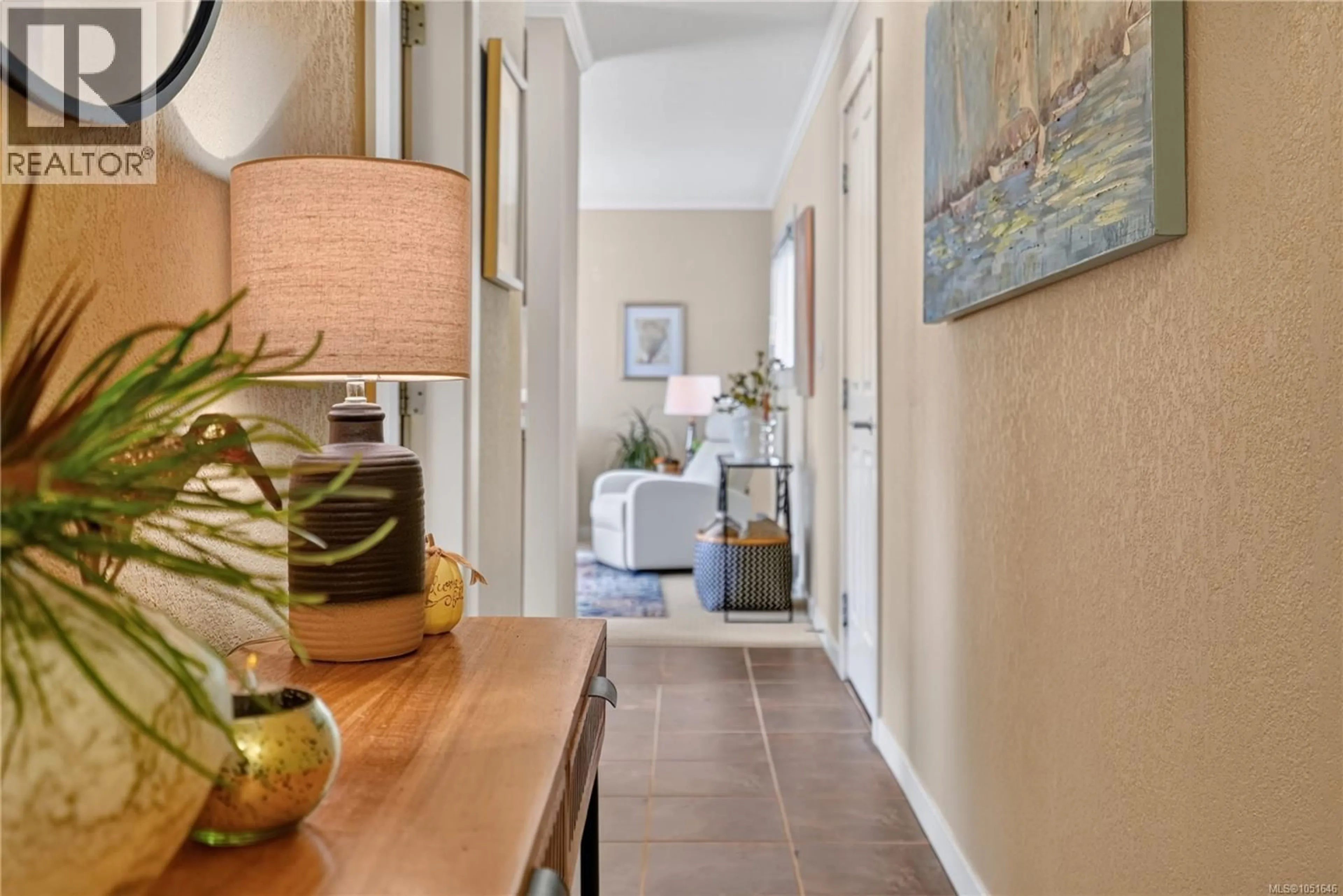 Indoor entryway for 202 - 255 HIRST AVENUE WEST, Parksville British Columbia V9P1P5