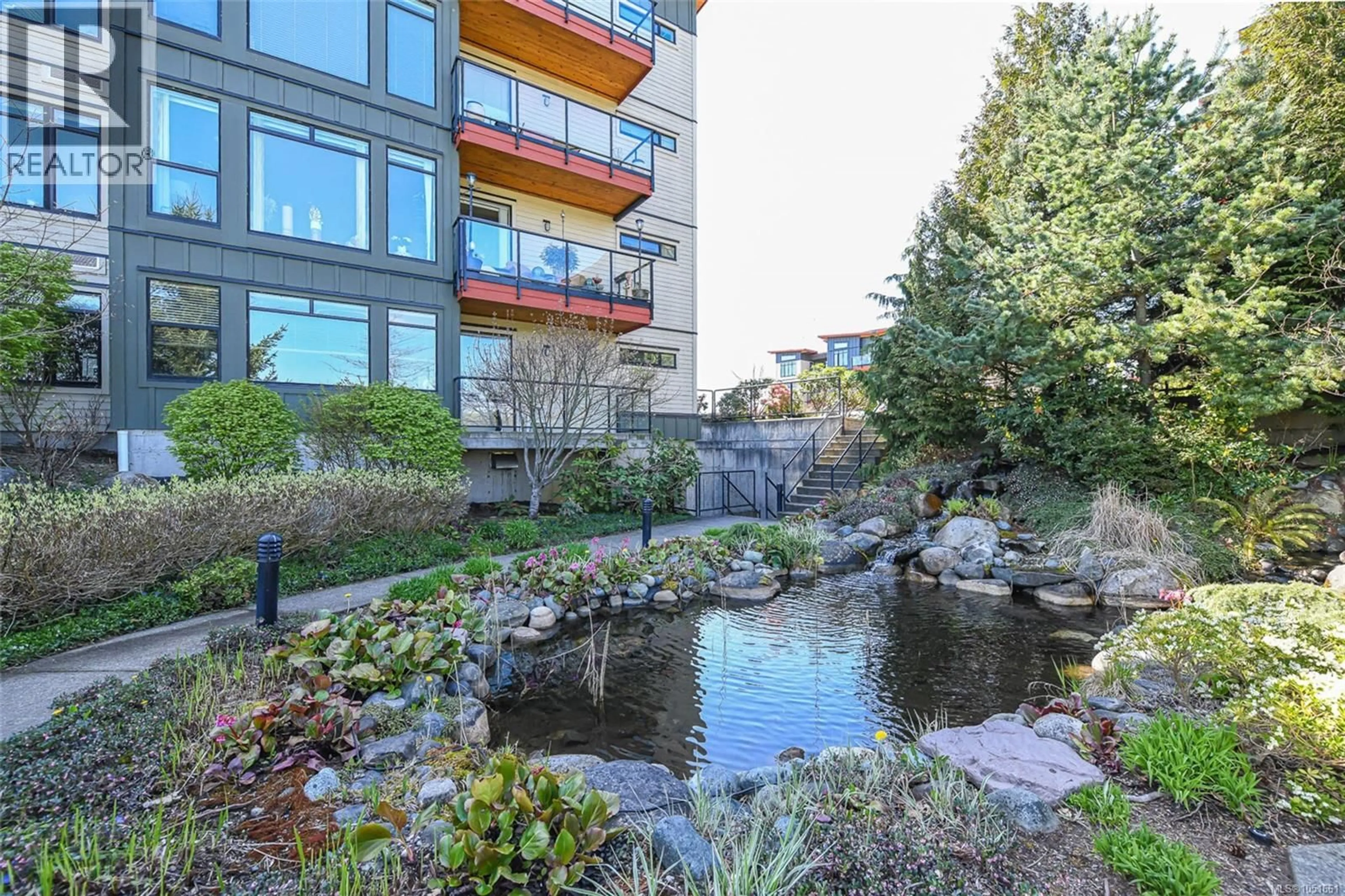 Patio, water/lake/river/ocean view for 327 - 2300 MANSFIELD DRIVE, Courtenay British Columbia V9N3S3