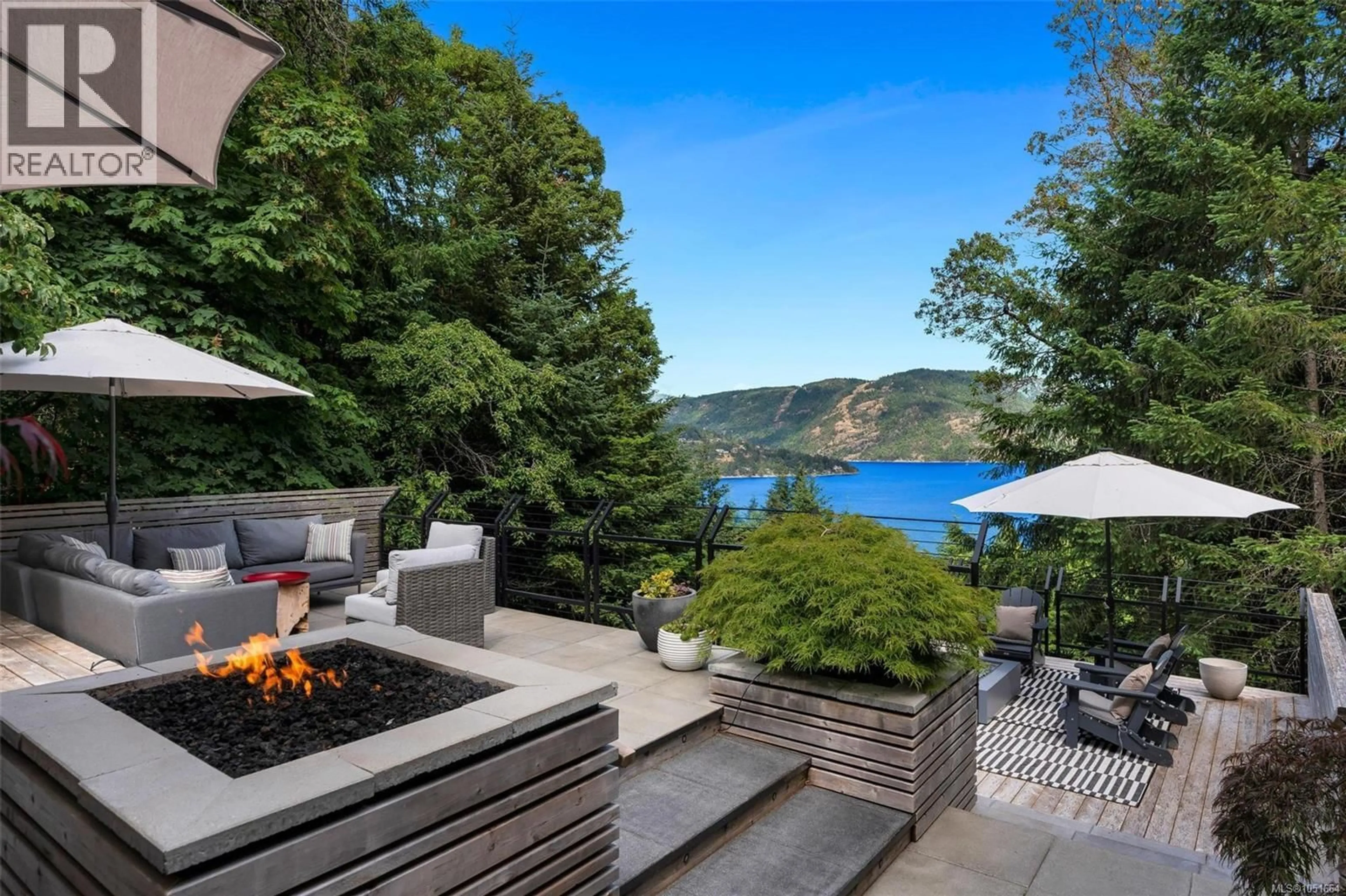 Patio, water/lake/river/ocean view for 977 GRANDVIEW STREET, Duncan British Columbia V9L5Y7