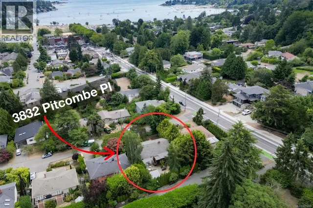 3832 PITCOMBE PLACE, Saanich 2