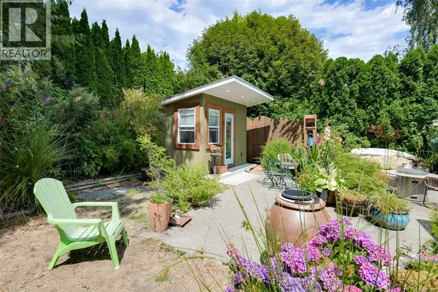 3832 PITCOMBE PLACE, Saanich 5