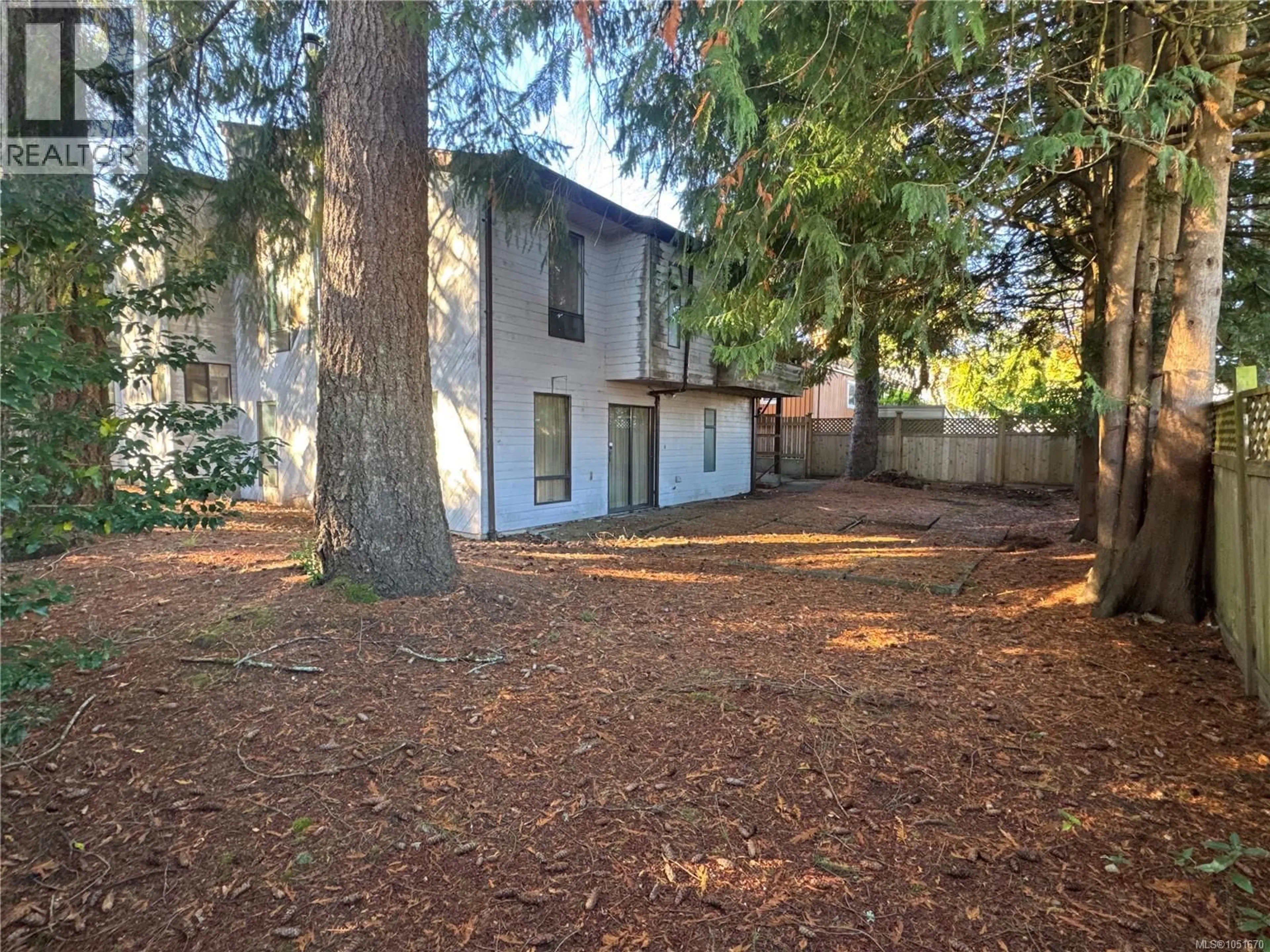A pic from outside/outdoor area/front of a property/back of a property/a pic from drone, street for 632 ERICKSON ROAD, Campbell River British Columbia V9W5N9