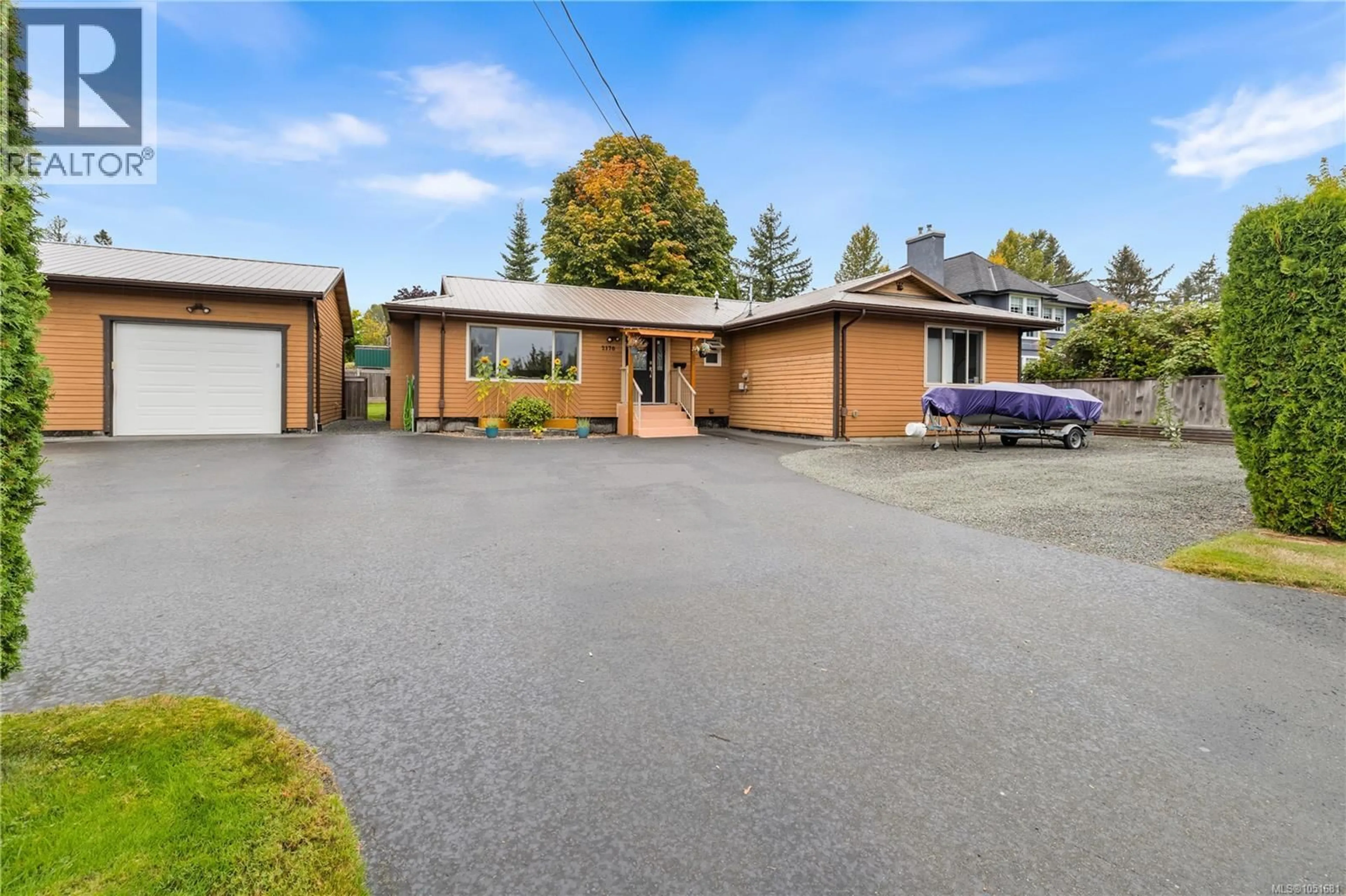 A pic from outside/outdoor area/front of a property/back of a property/a pic from drone, street for 2170 ALDER STREET SOUTH, Campbell River British Columbia V9W1M6