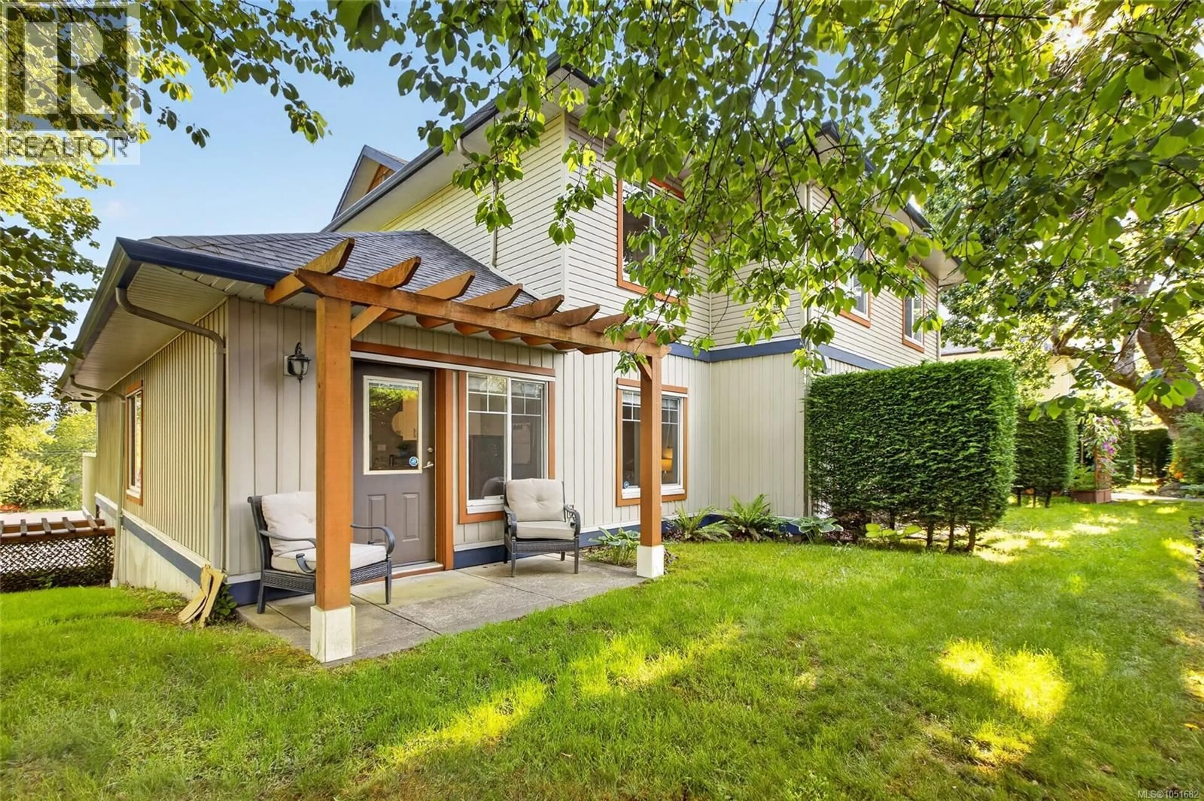 Patio, street for 413 - 930 BRAIDWOOD ROAD, Courtenay British Columbia V9N3R9