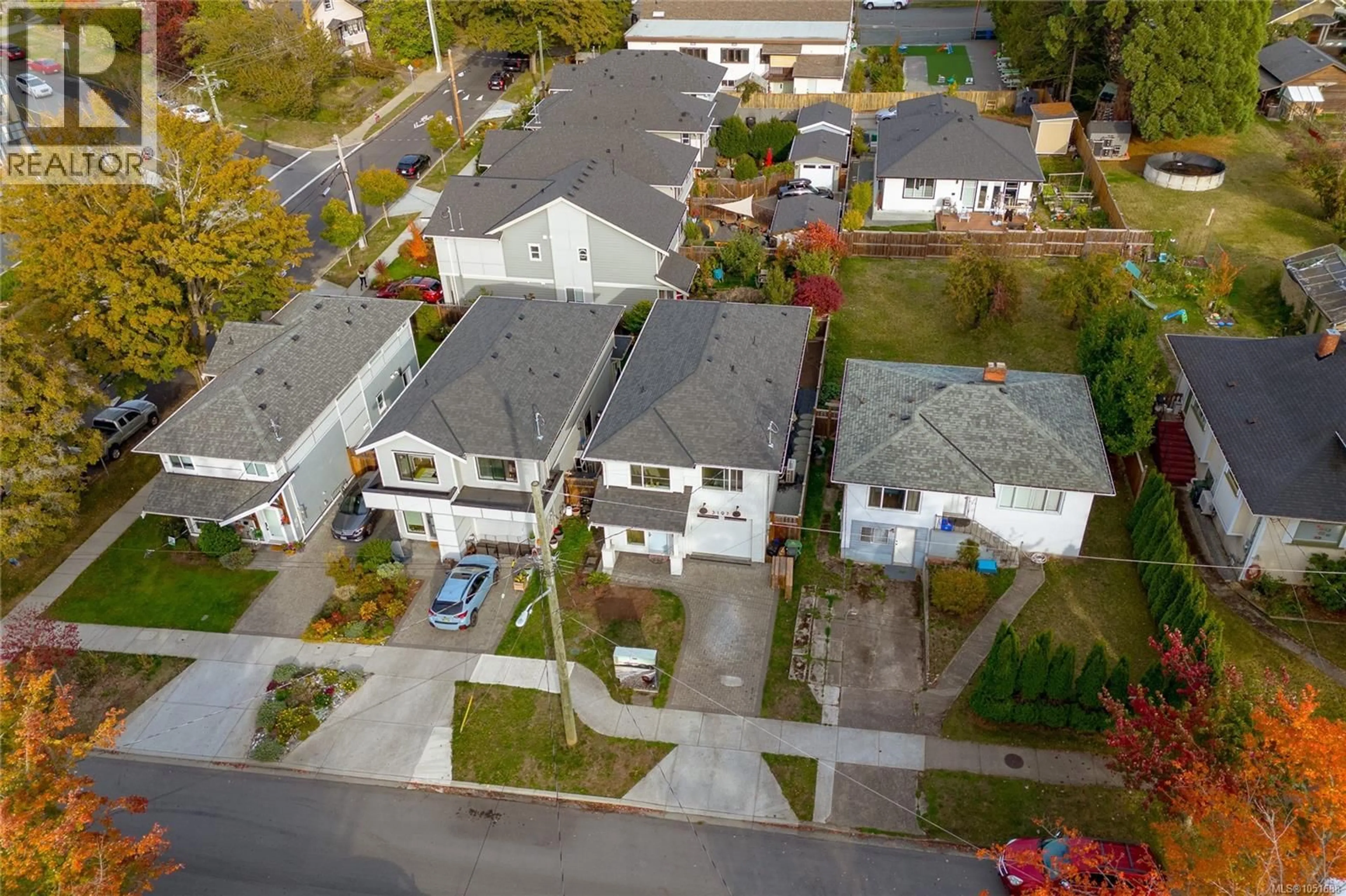 A pic from outside/outdoor area/front of a property/back of a property/a pic from drone, street for 3197 FIFTH STREET, Victoria British Columbia V8X1E8