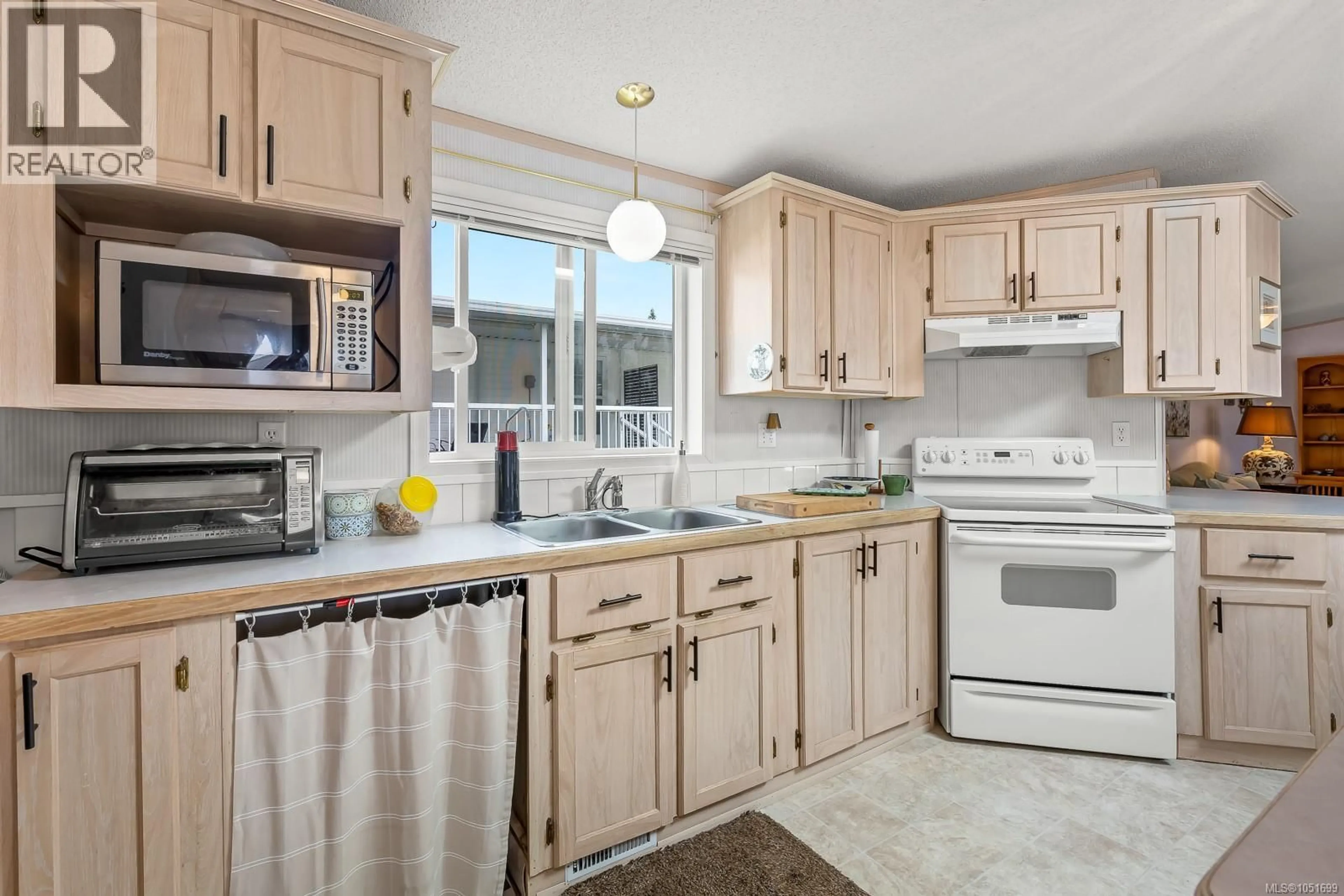 Standard kitchen, unknown for 11 - 4714 MUIR ROAD, Courtenay British Columbia V9N8Z4