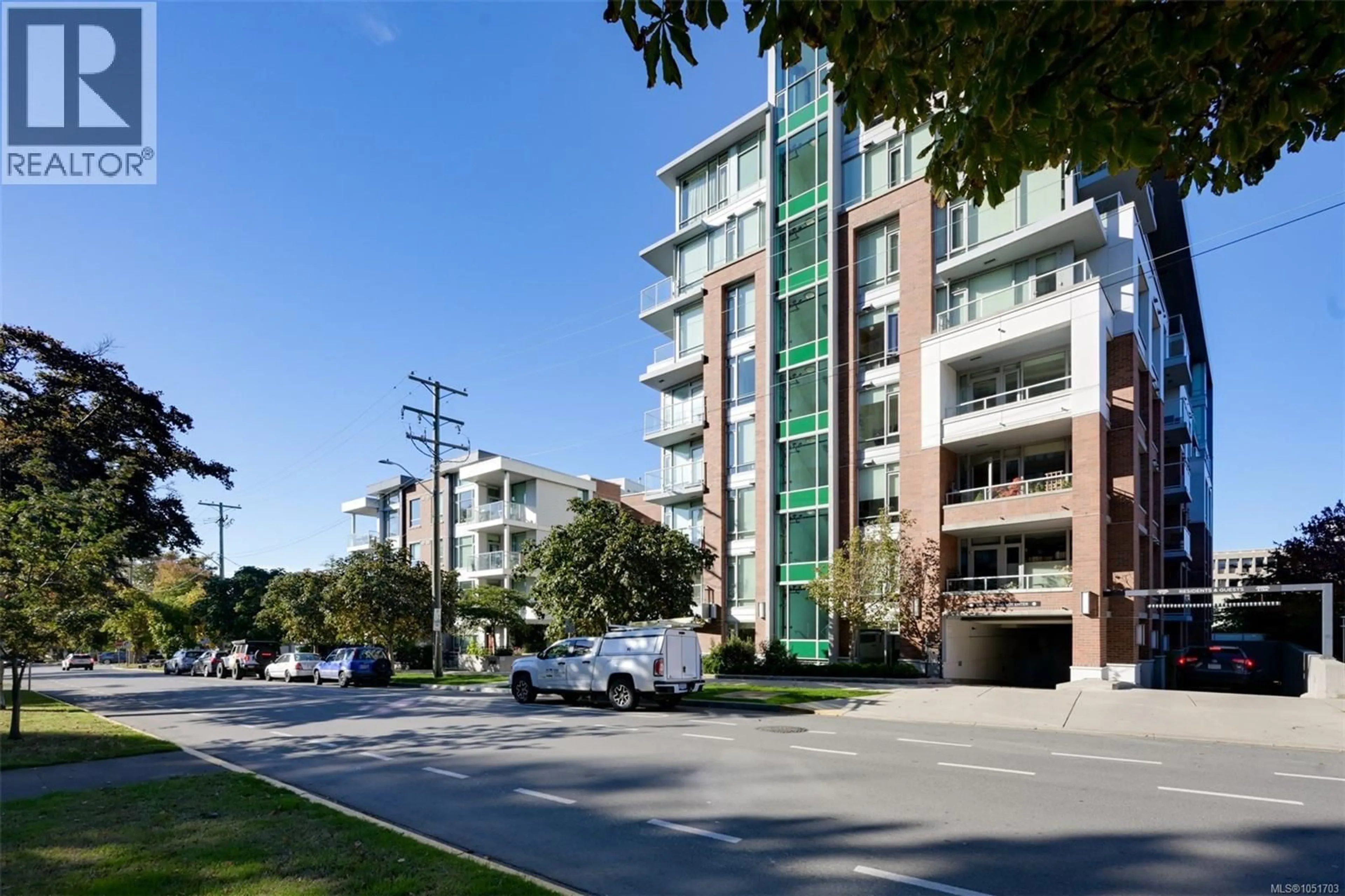 A pic from outside/outdoor area/front of a property/back of a property/a pic from drone, street for 106 - 640 MICHIGAN STREET, Victoria British Columbia V8V0B7
