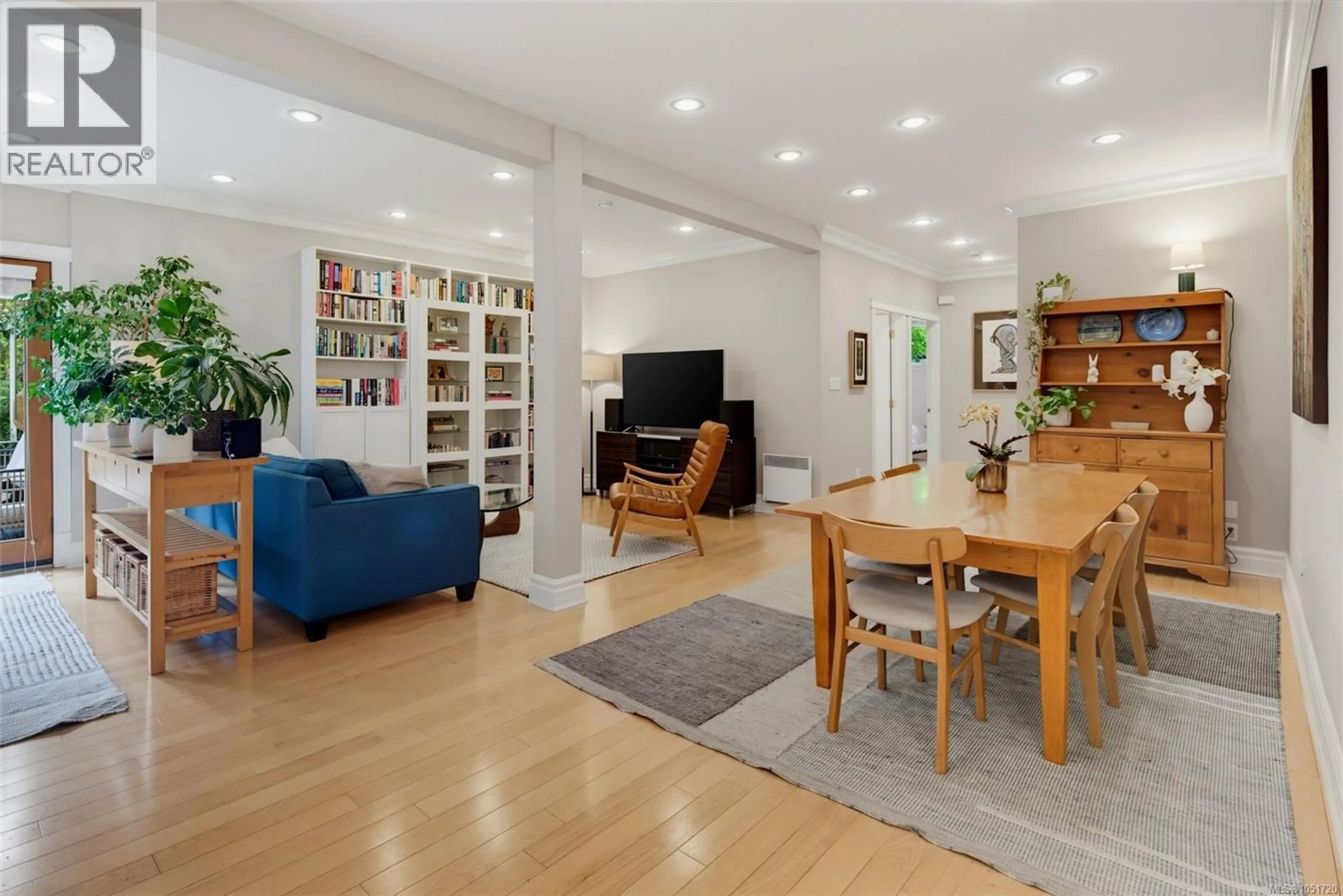 Living room with furniture, unknown for 1 - 1200 RICHARDSON STREET, Victoria British Columbia V8V2E1