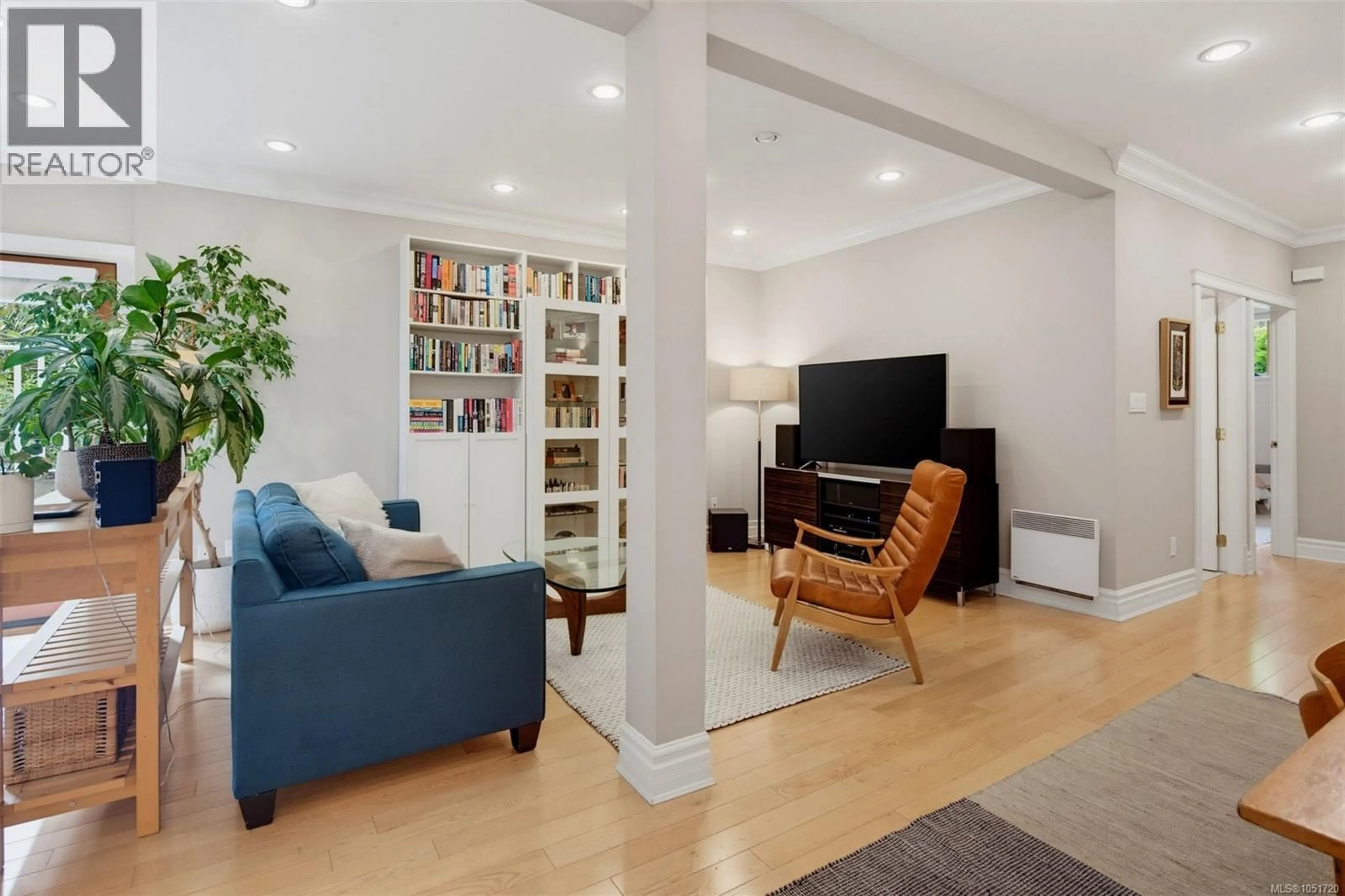 Living room with furniture, unknown for 1 - 1200 RICHARDSON STREET, Victoria British Columbia V8V2E1