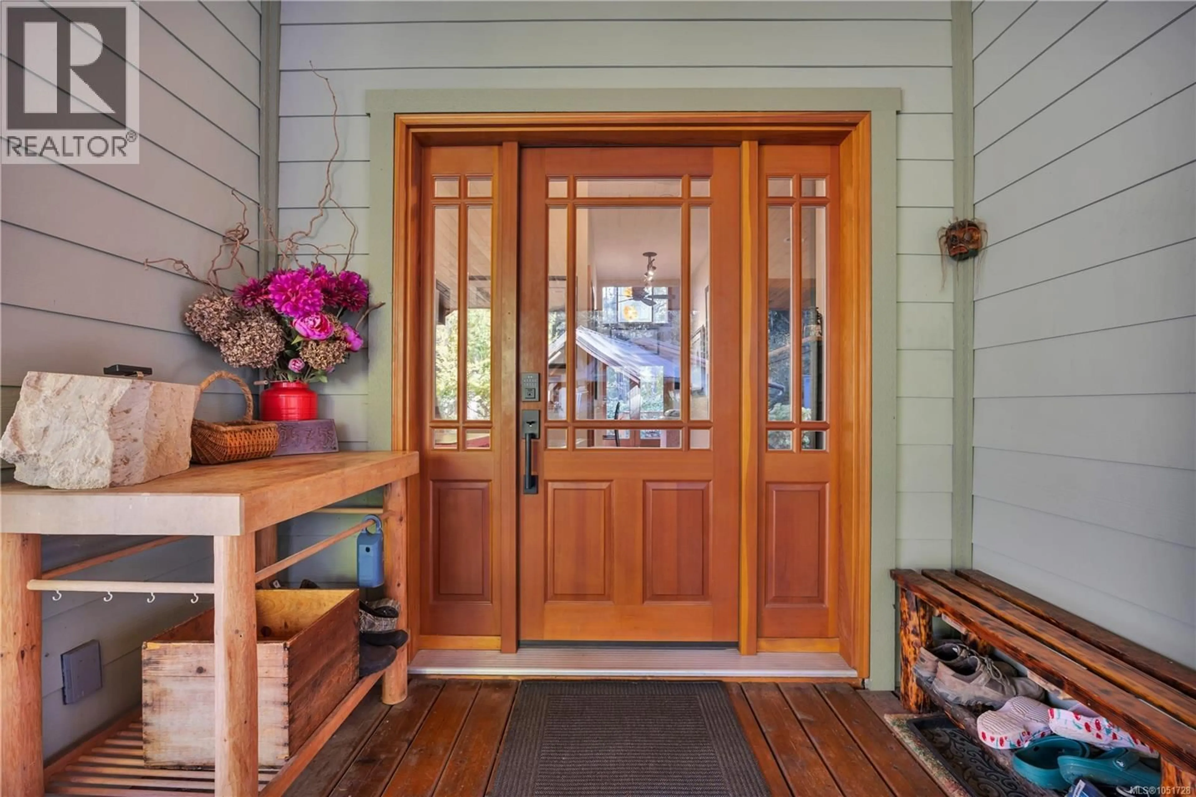 Indoor entryway for 2575 COHO DRIVE, Gabriola Island British Columbia V0R1X7