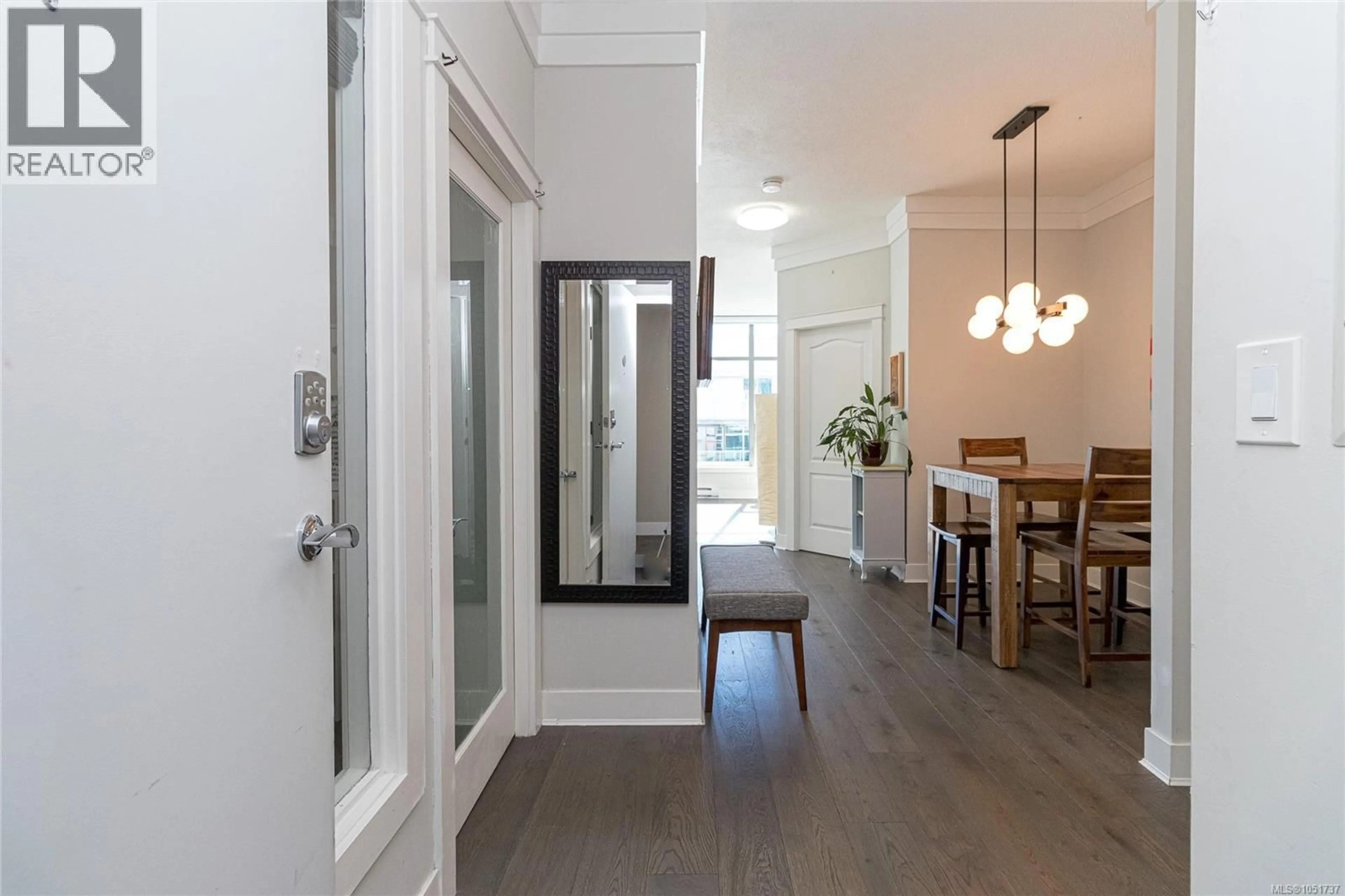 Indoor entryway for 701 - 845 YATES STREET, Victoria British Columbia V8W4A3