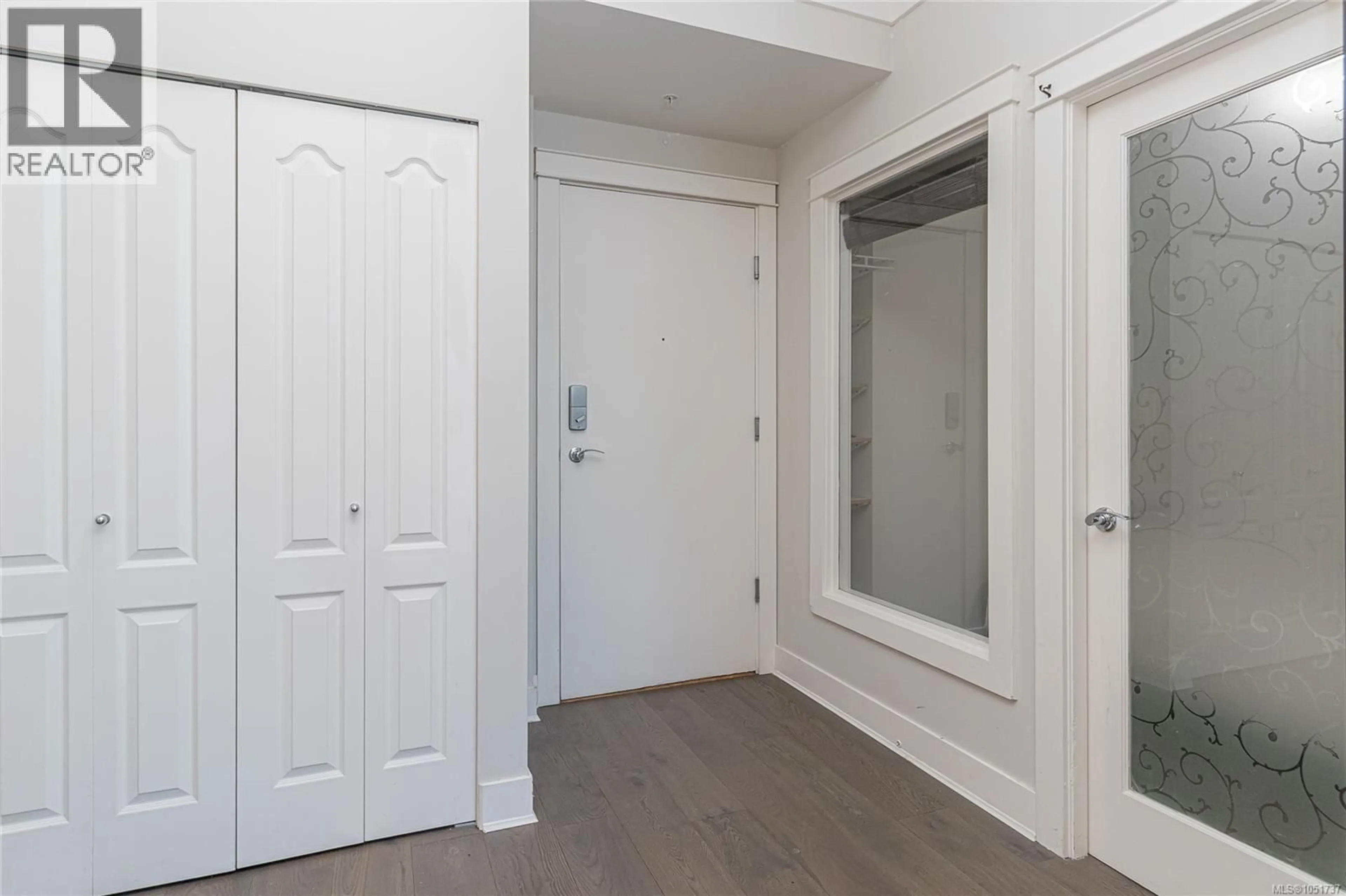 Indoor entryway for 701 - 845 YATES STREET, Victoria British Columbia V8W4A3
