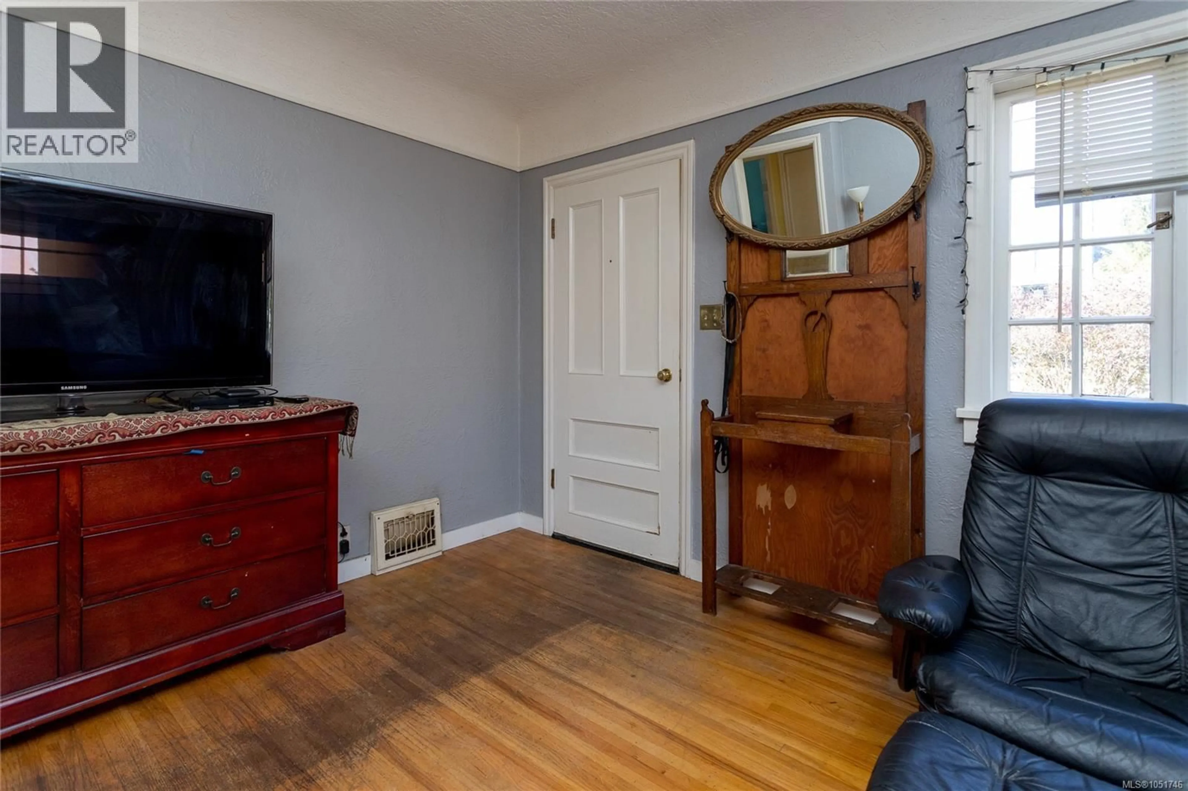 Unknown for 911 DARWIN AVENUE, Saanich British Columbia V8X2X8