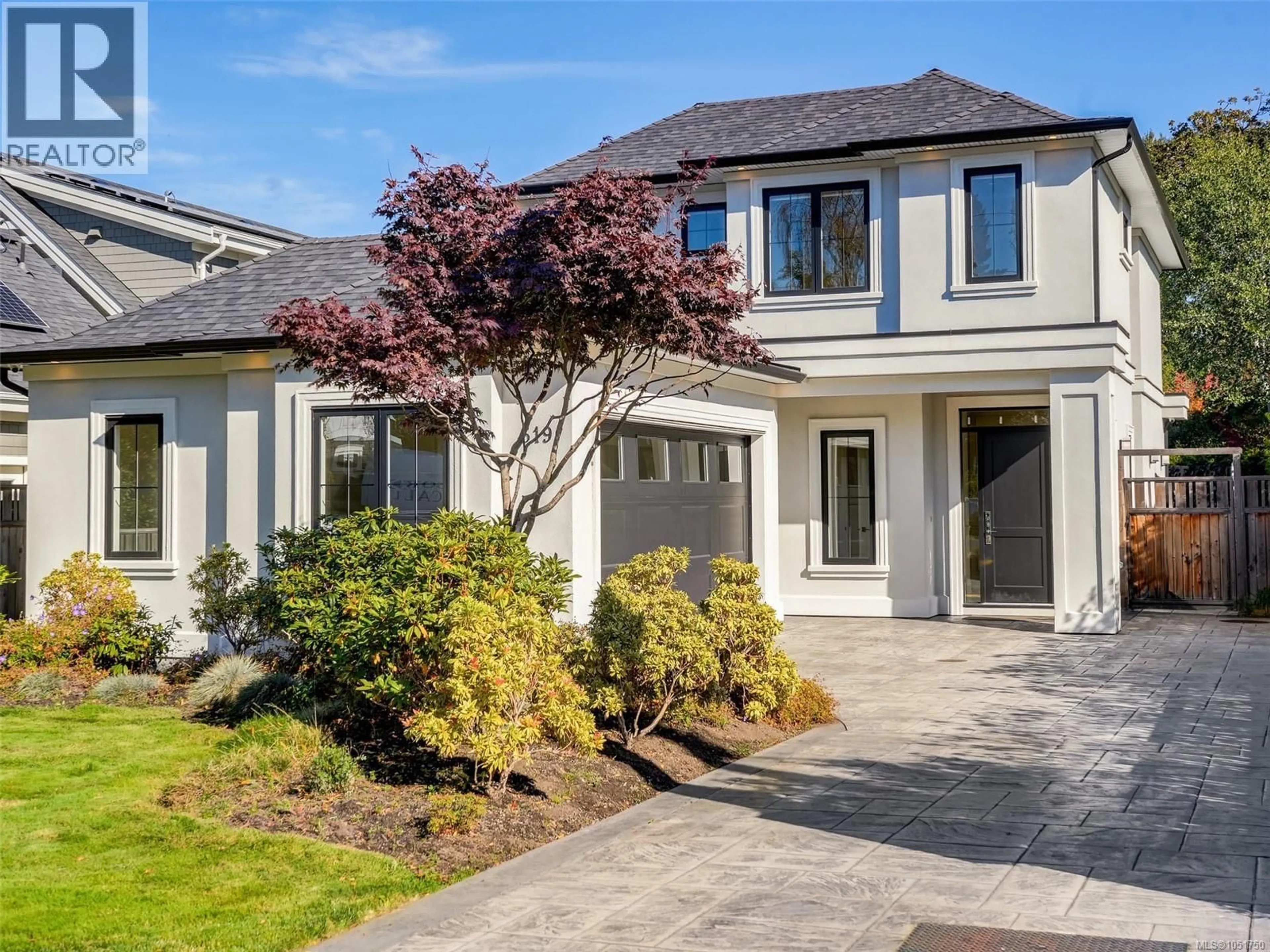 Home with vinyl exterior material, street for 619 OLIVER STREET, Oak Bay British Columbia V8S4W2