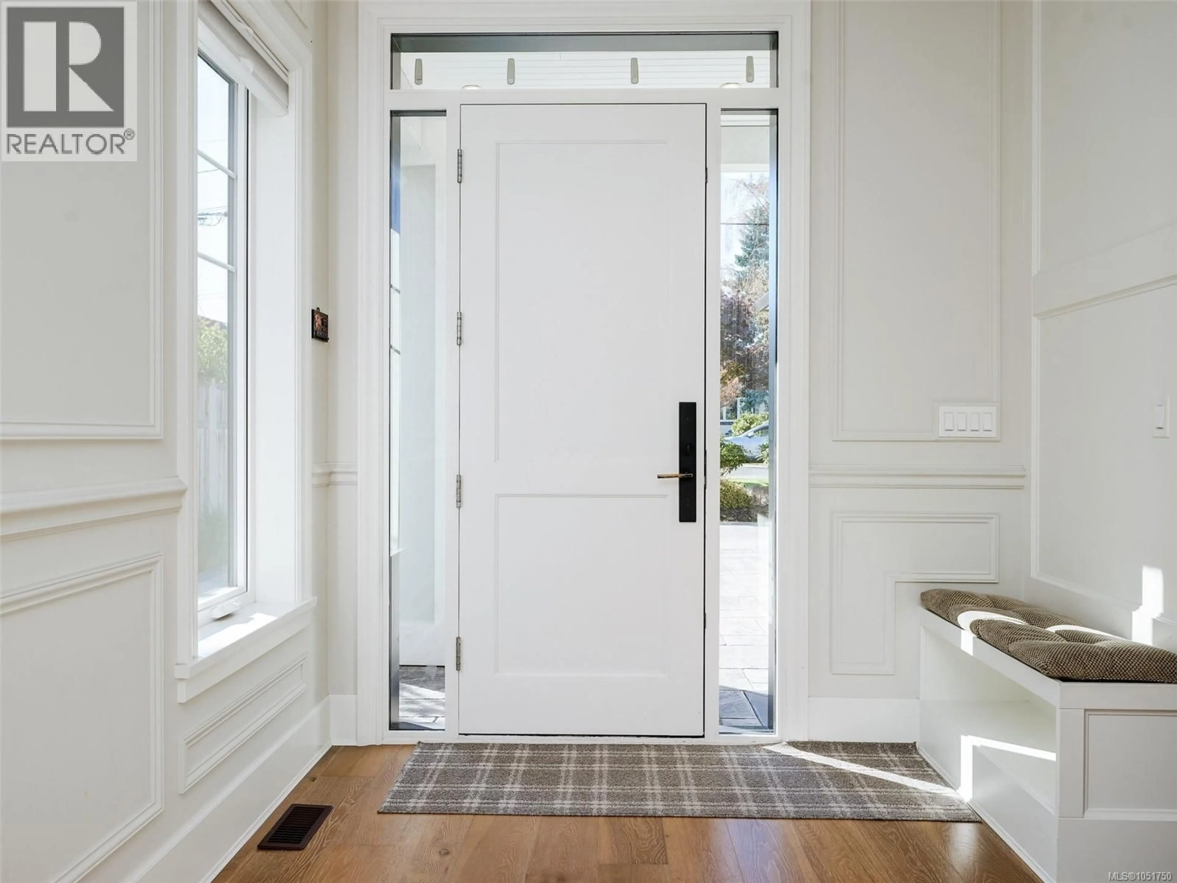 Indoor entryway for 619 OLIVER STREET, Oak Bay British Columbia V8S4W2