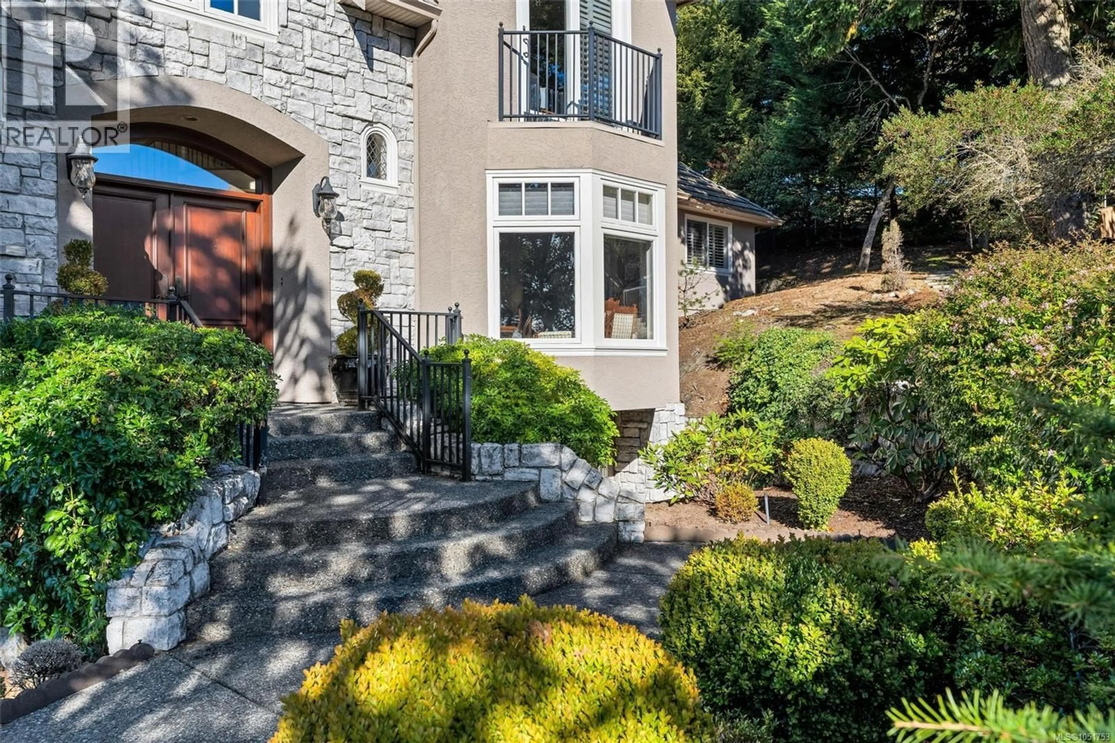 Unknown for 906 COBBLESTONE LANE, Saanich British Columbia V8Y3G3
