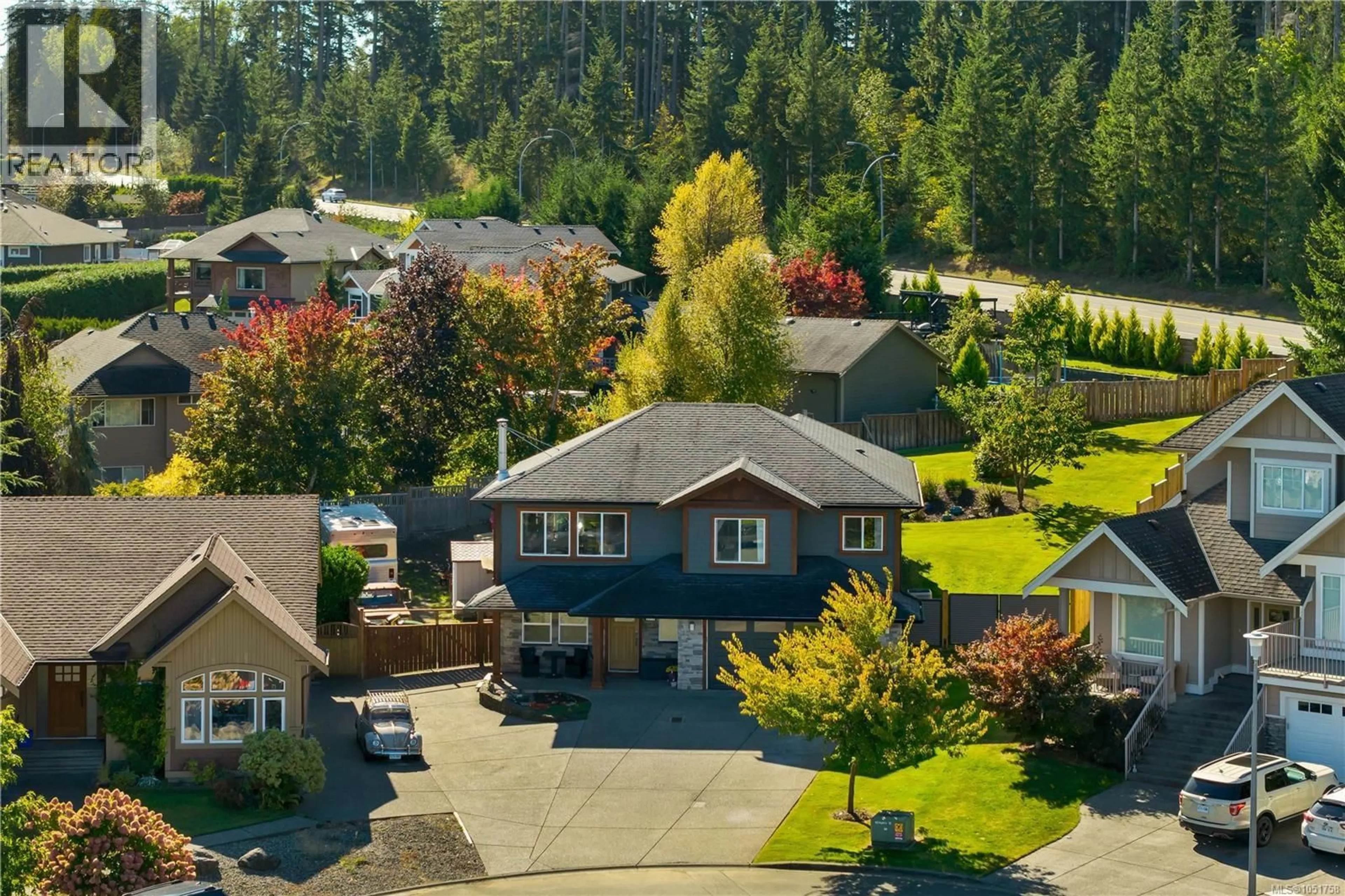 A pic from outside/outdoor area/front of a property/back of a property/a pic from drone, unknown for 2012 VARSITY DRIVE, Campbell River British Columbia V9H1V2
