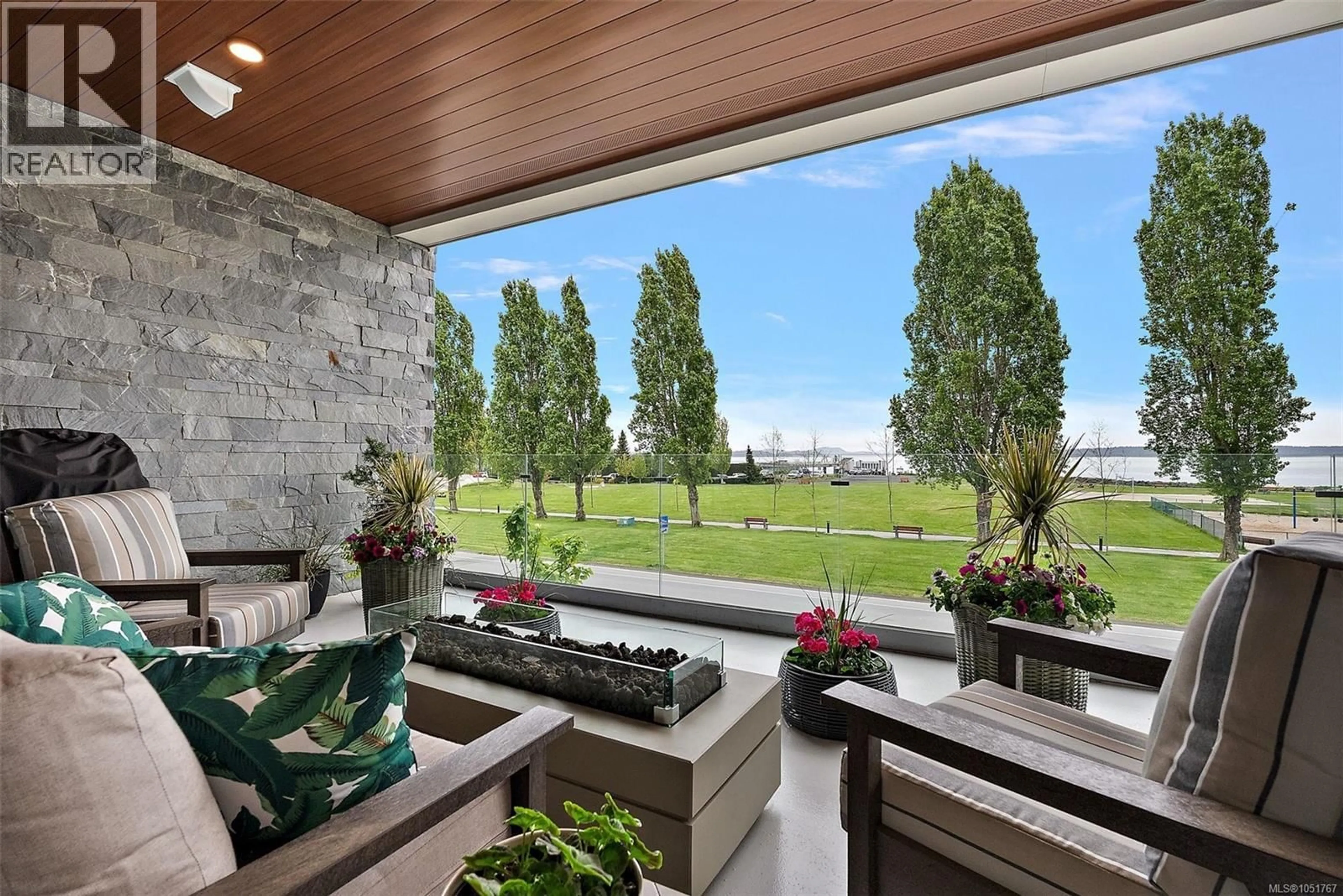 Patio, water/lake/river/ocean view for 203 - 9570 FIFTH STREET, Sidney British Columbia V8L2W5