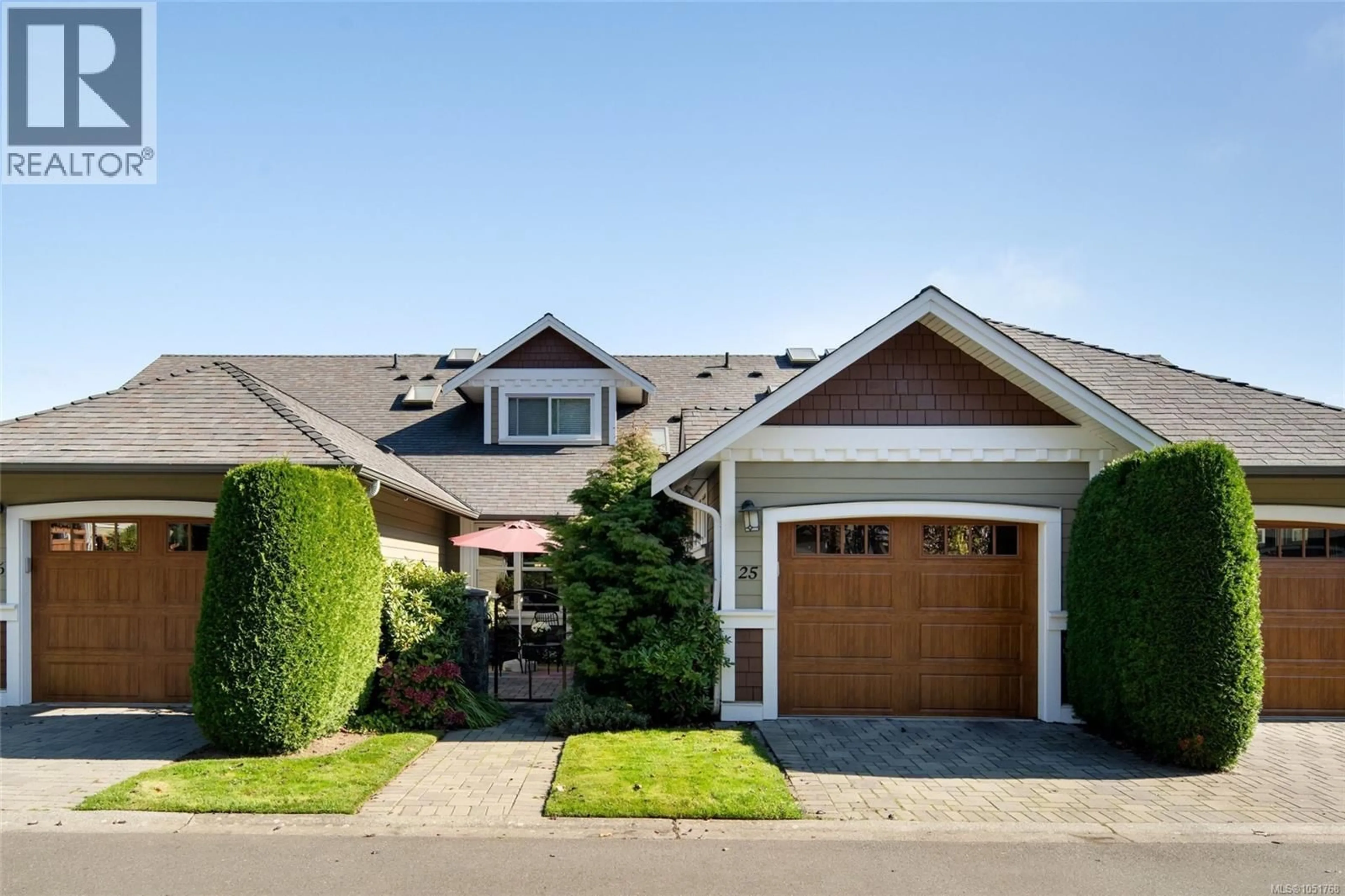 Home with vinyl exterior material, street for 25 - 10520 MCDONALD PARK ROAD, North Saanich British Columbia V8L2R1
