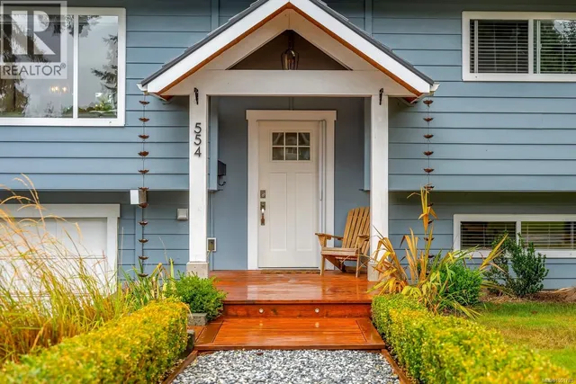 554 CORMORANT STREET, Comox 3
