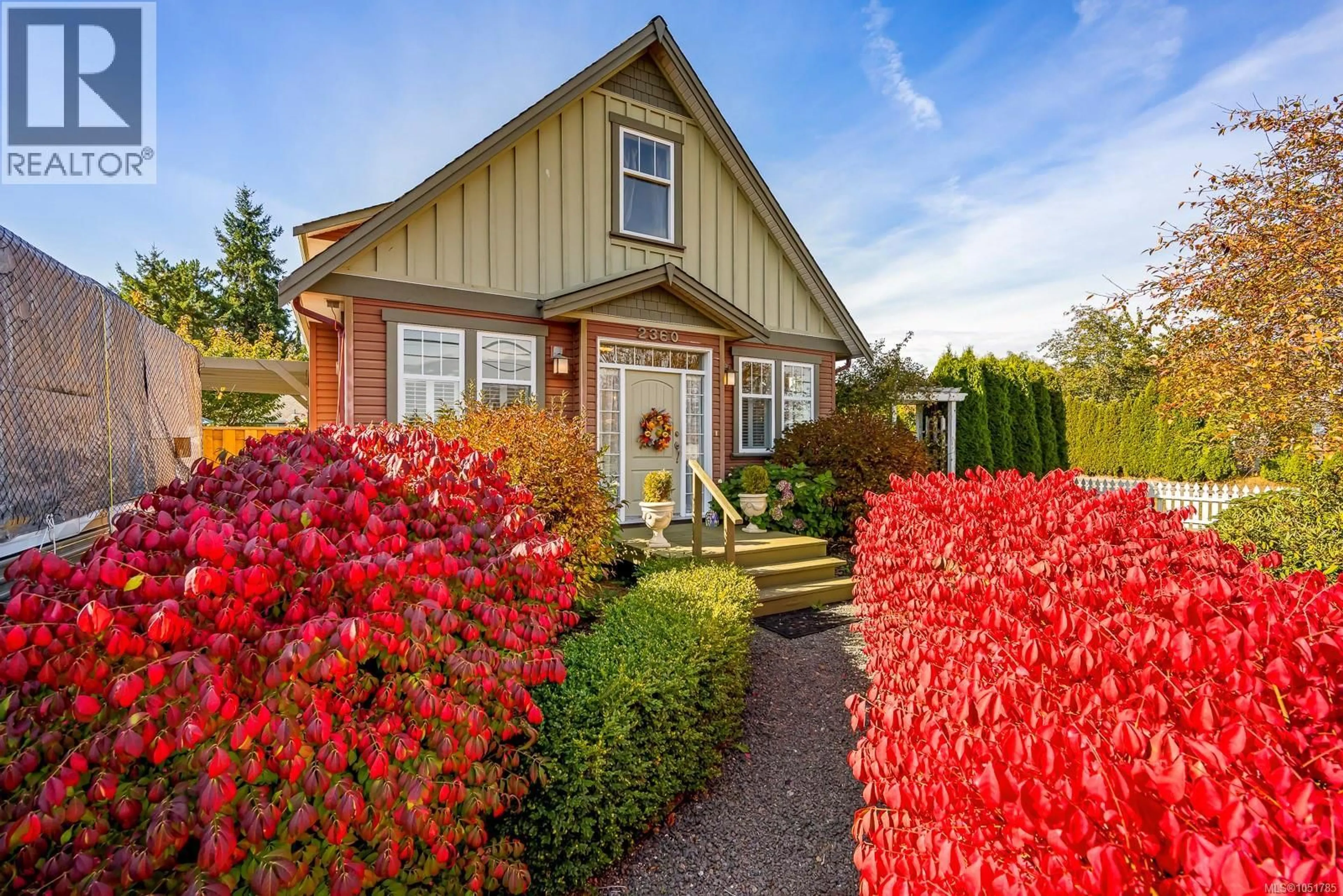 Home with vinyl exterior material, street for 2360 GALERNO ROAD, Campbell River British Columbia V9W8A5