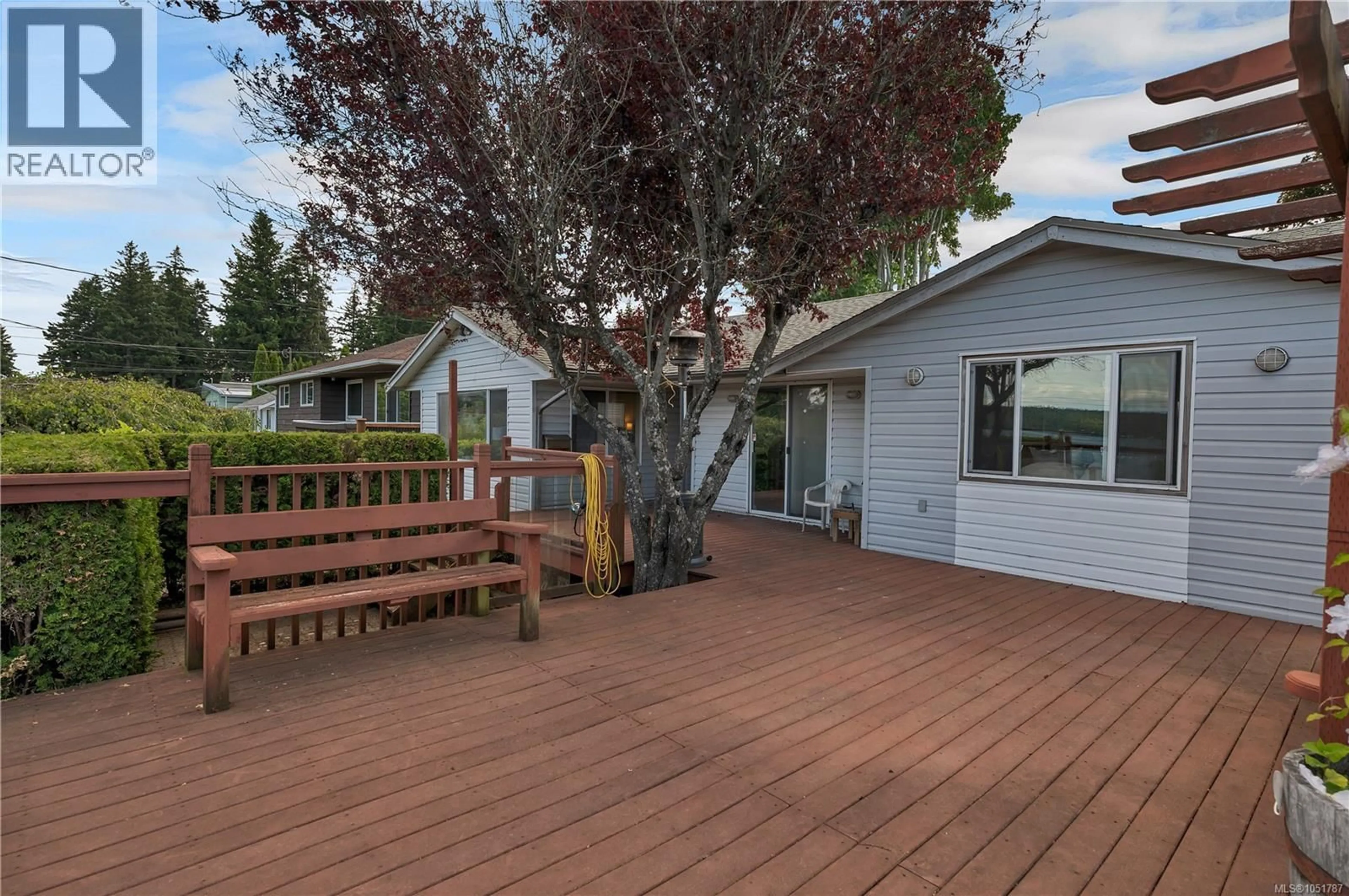 Patio, unknown for 558 ALDER STREET, Campbell River British Columbia V9W2P1