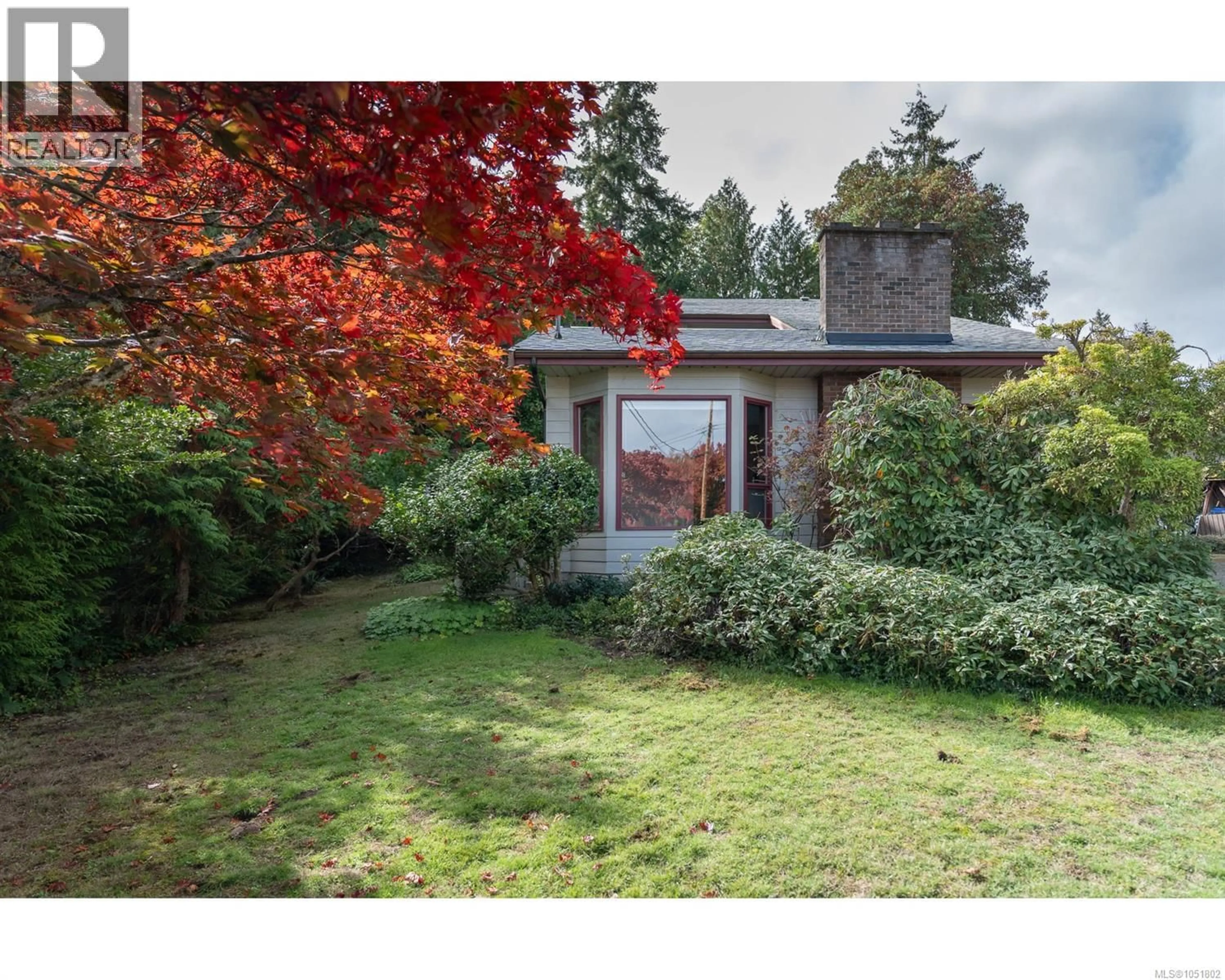 A pic from outside/outdoor area/front of a property/back of a property/a pic from drone, street for 142 SUNNINGDALE ROAD WEST, Qualicum Beach British Columbia V9K1K7