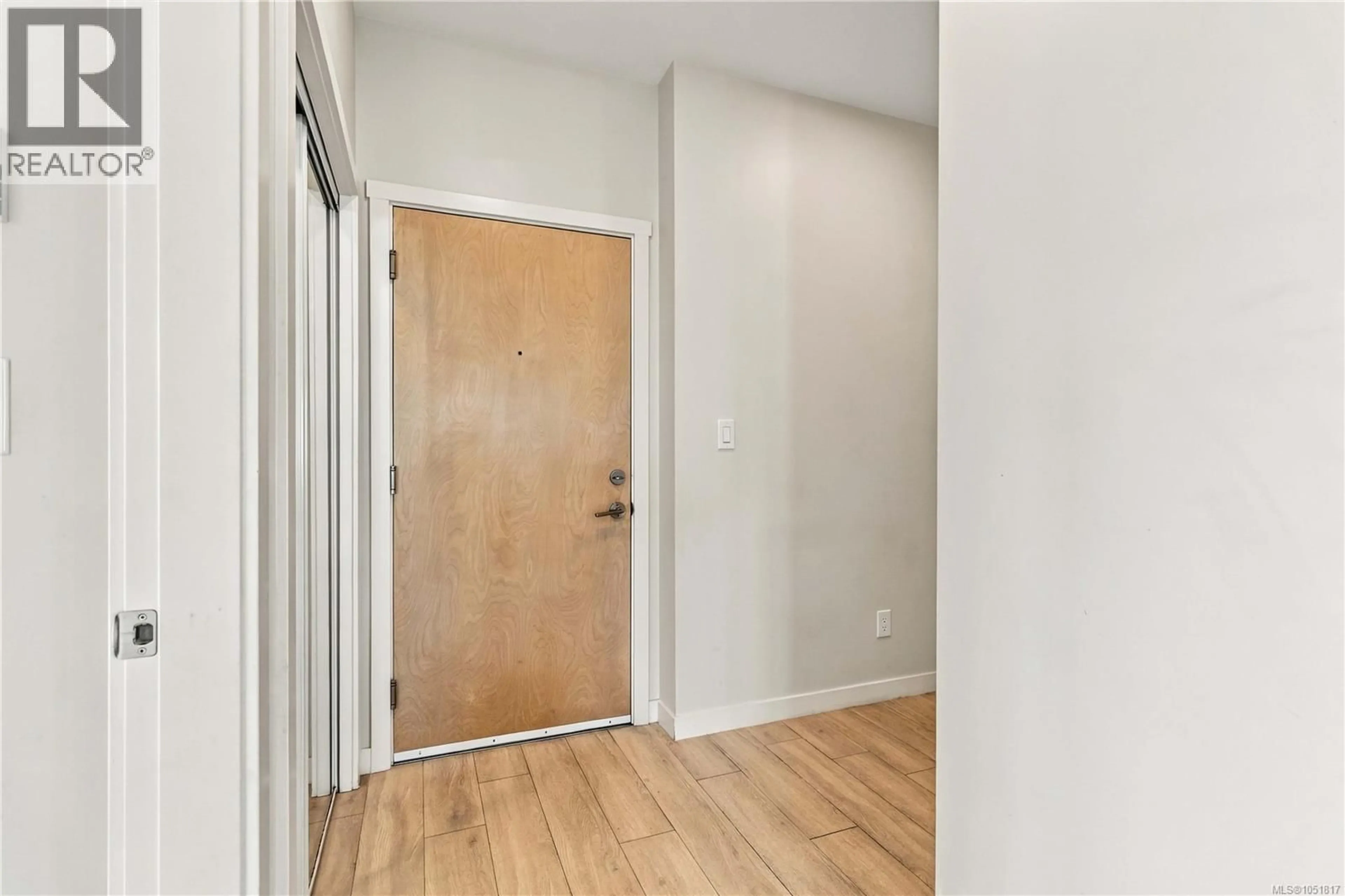 Indoor entryway for 602 - 810 ORONO AVENUE, Langford British Columbia V9B6Y9