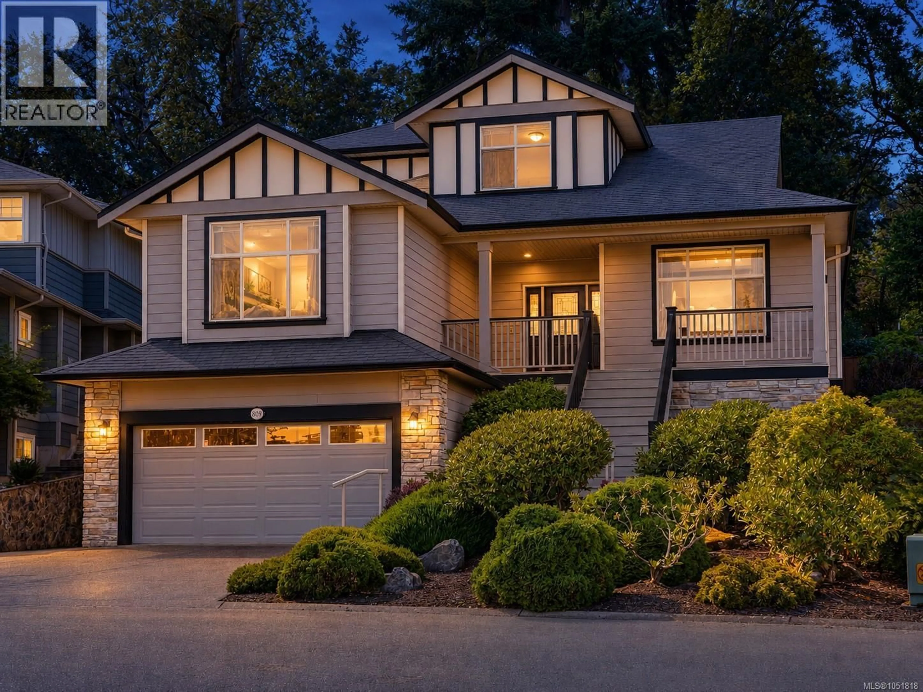 Unknown for 809 ROGERS WAY, Saanich British Columbia V8X5L1