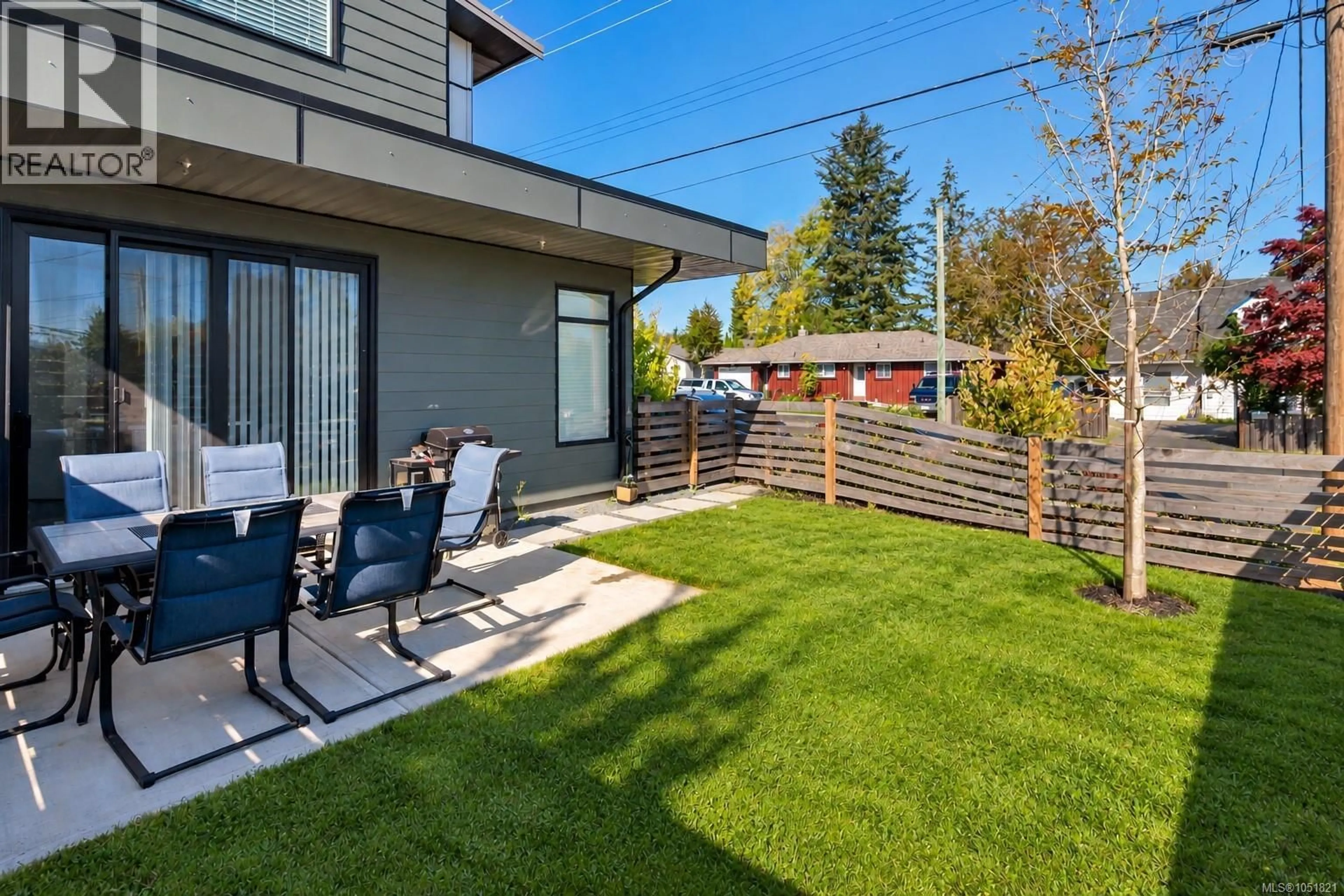 Patio, street for A1 - 327 HILCHEY ROAD, Campbell River British Columbia V9W1P6