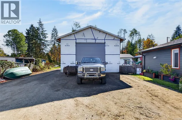 3386 LAKE TRAIL ROAD, Courtenay 2