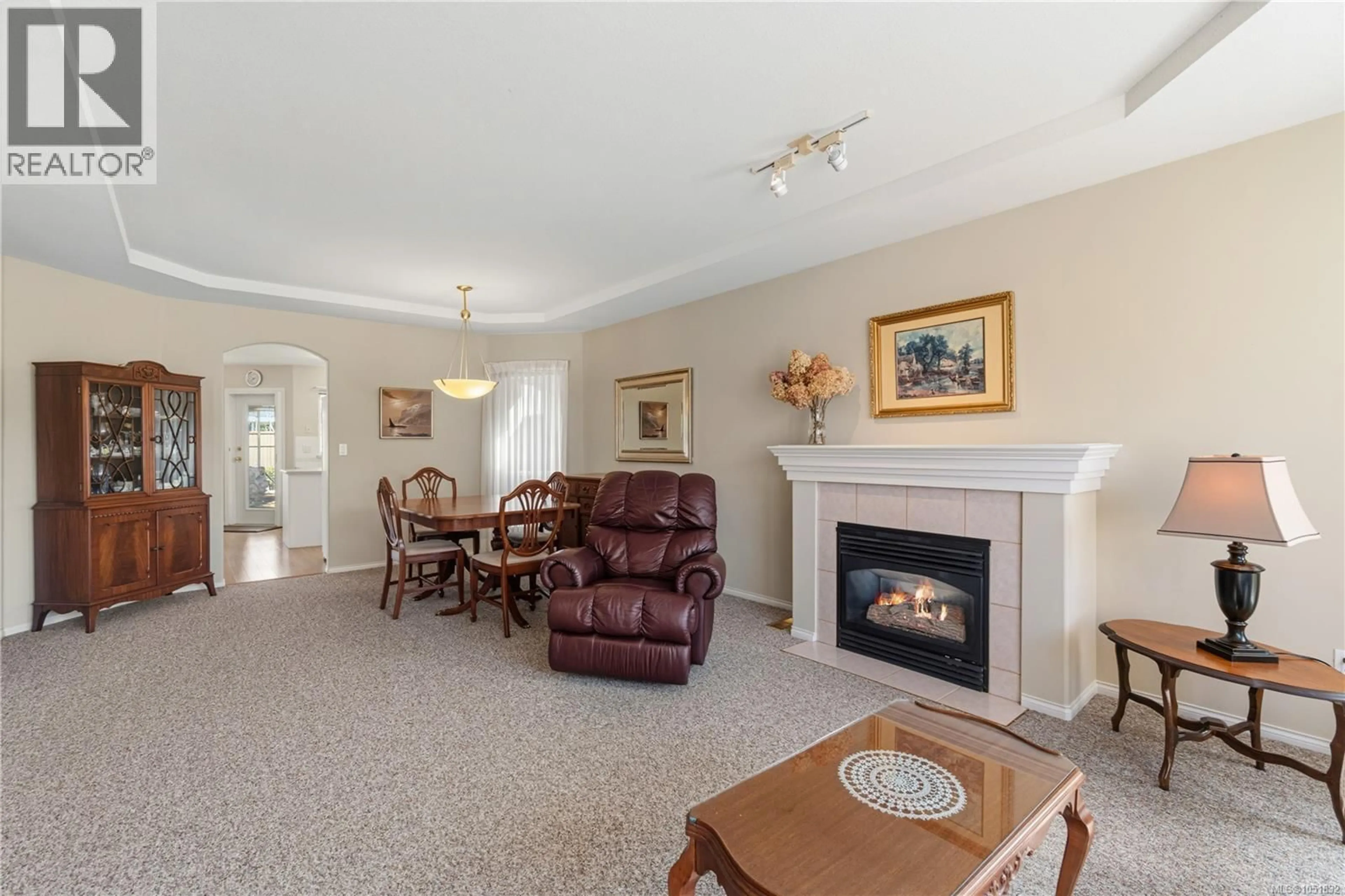 Living room with furniture, unknown for 568 HAMPSTEAD STREET, Parksville British Columbia V9P2T7