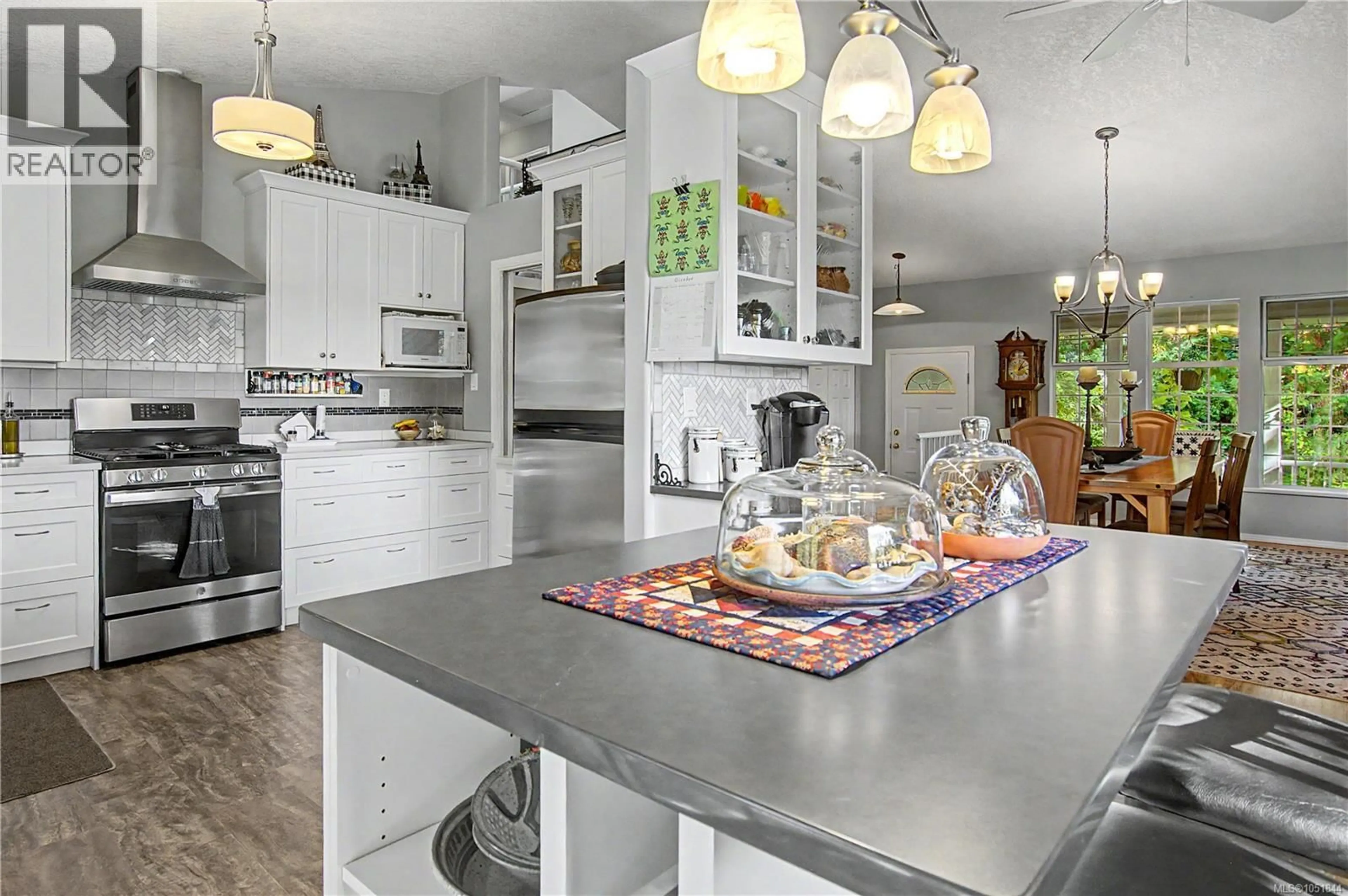 Open concept kitchen, unknown for 2060 HUDDINGTON ROAD, Nanaimo British Columbia V9X1M1