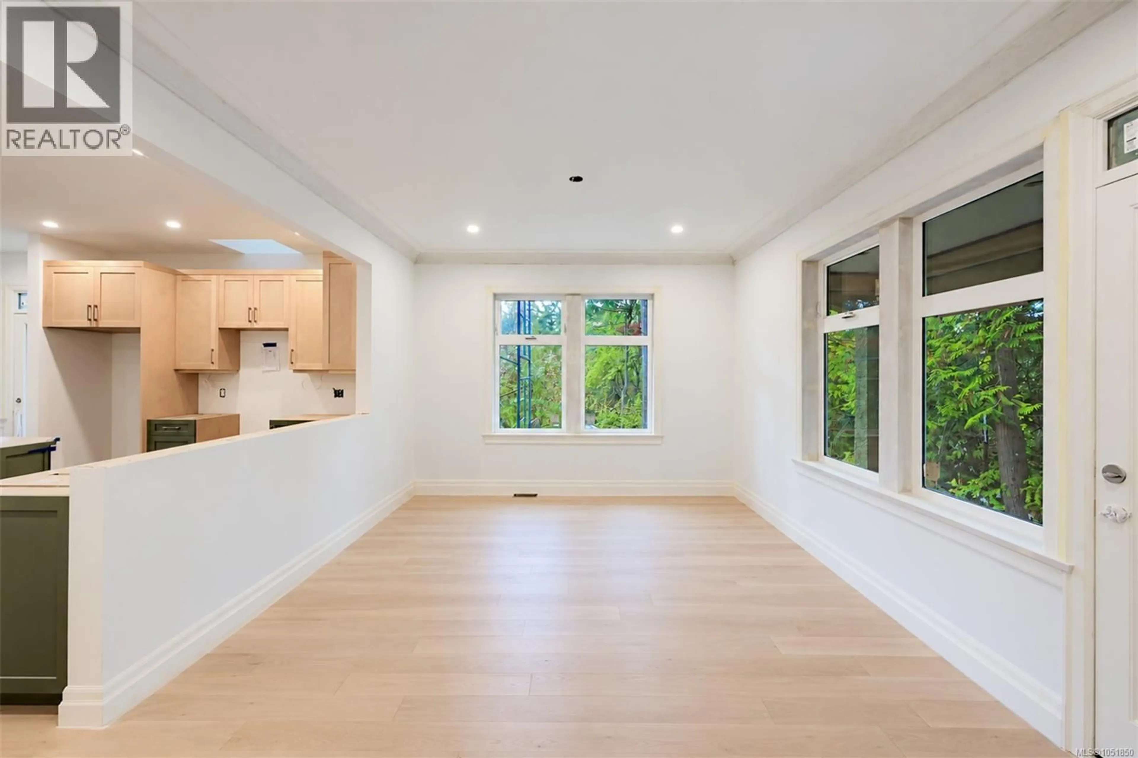 Open concept kitchen, unknown for 3136 BOWKETT PLACE, Saanich British Columbia V8Z1K9