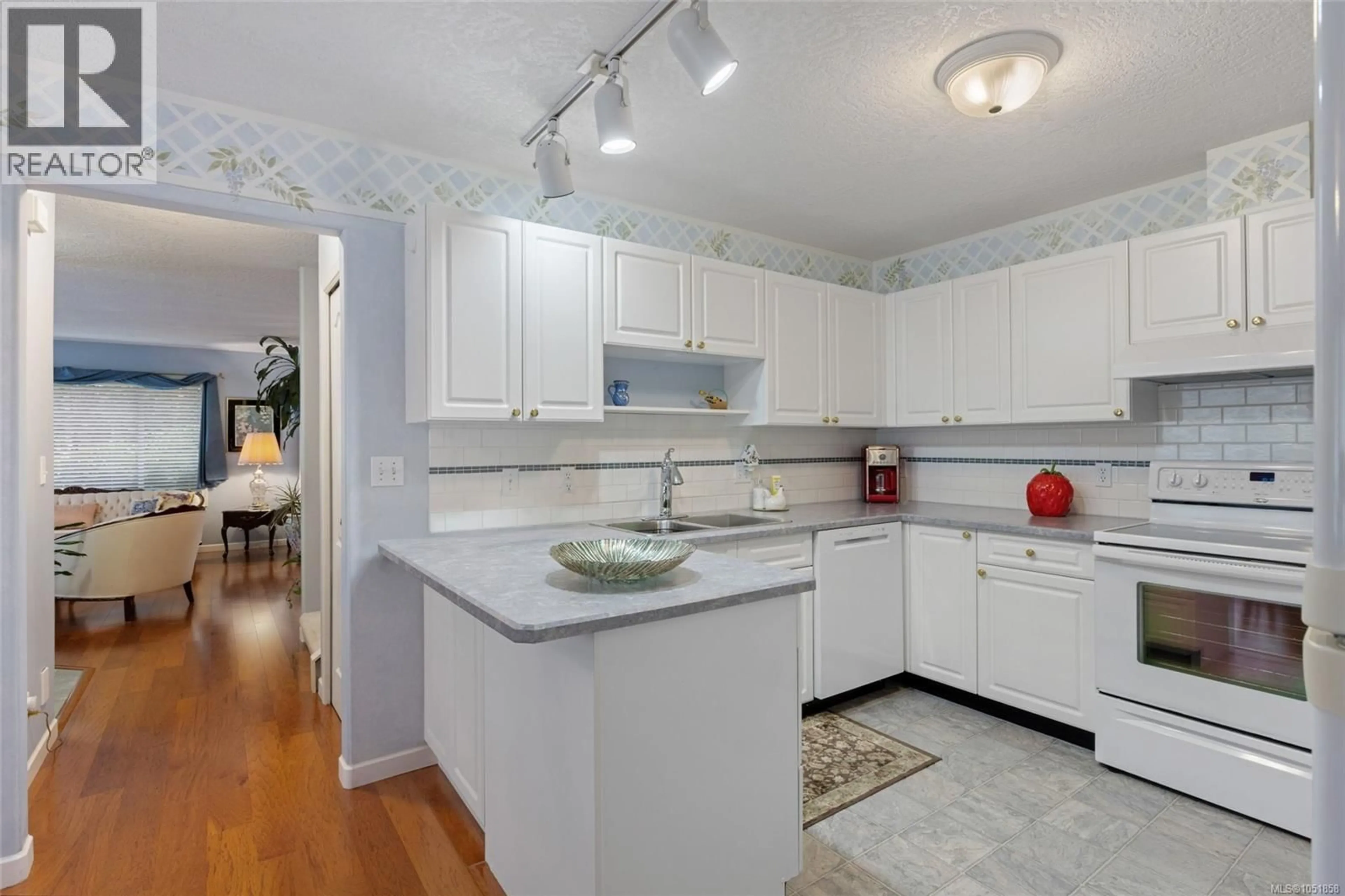 Unknown for 13 - 4619 ELK LAKE DRIVE, Saanich British Columbia V8Z5M2