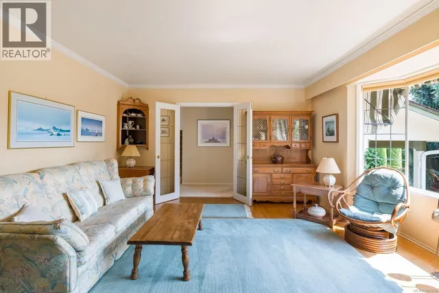 2045 SAN RAFAEL CRESCENT, Saanich 5